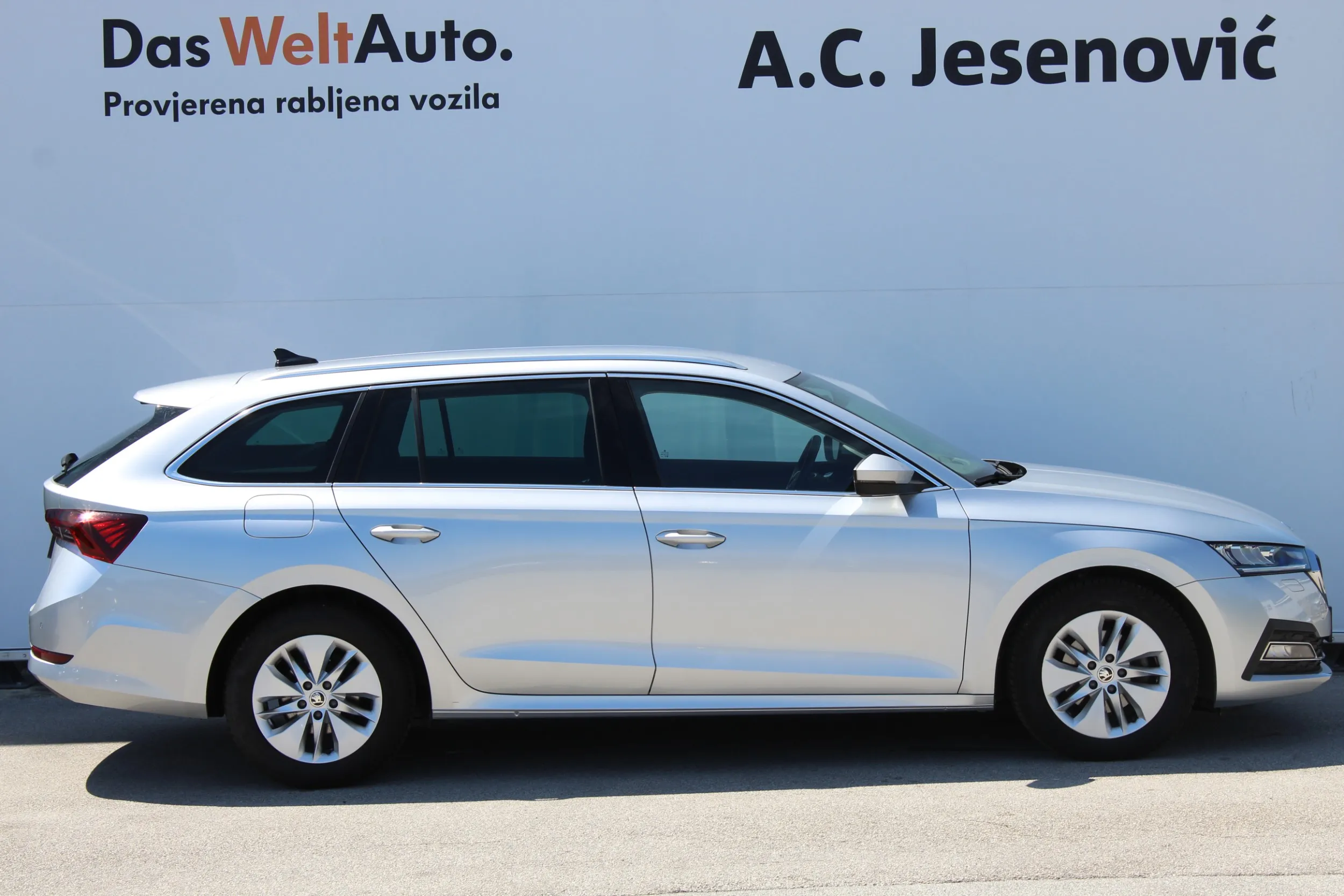 13381 škoda octavia combi ambition 2.0 tdi dsg - slika 5
