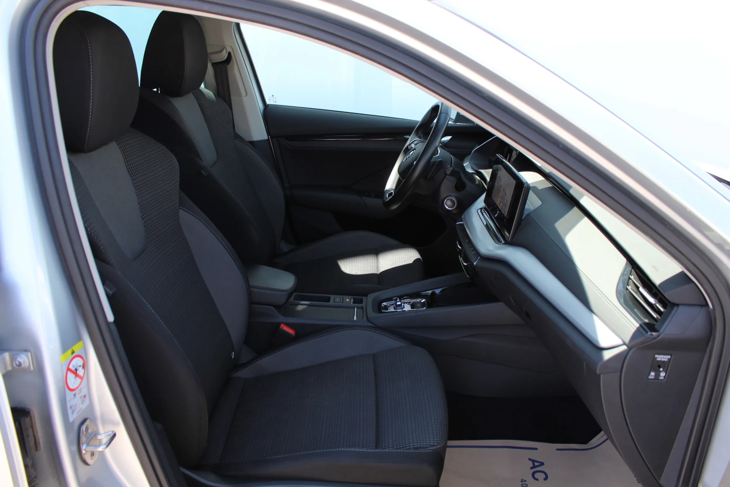 13381 škoda octavia combi ambition 2.0 tdi dsg - slika 8
