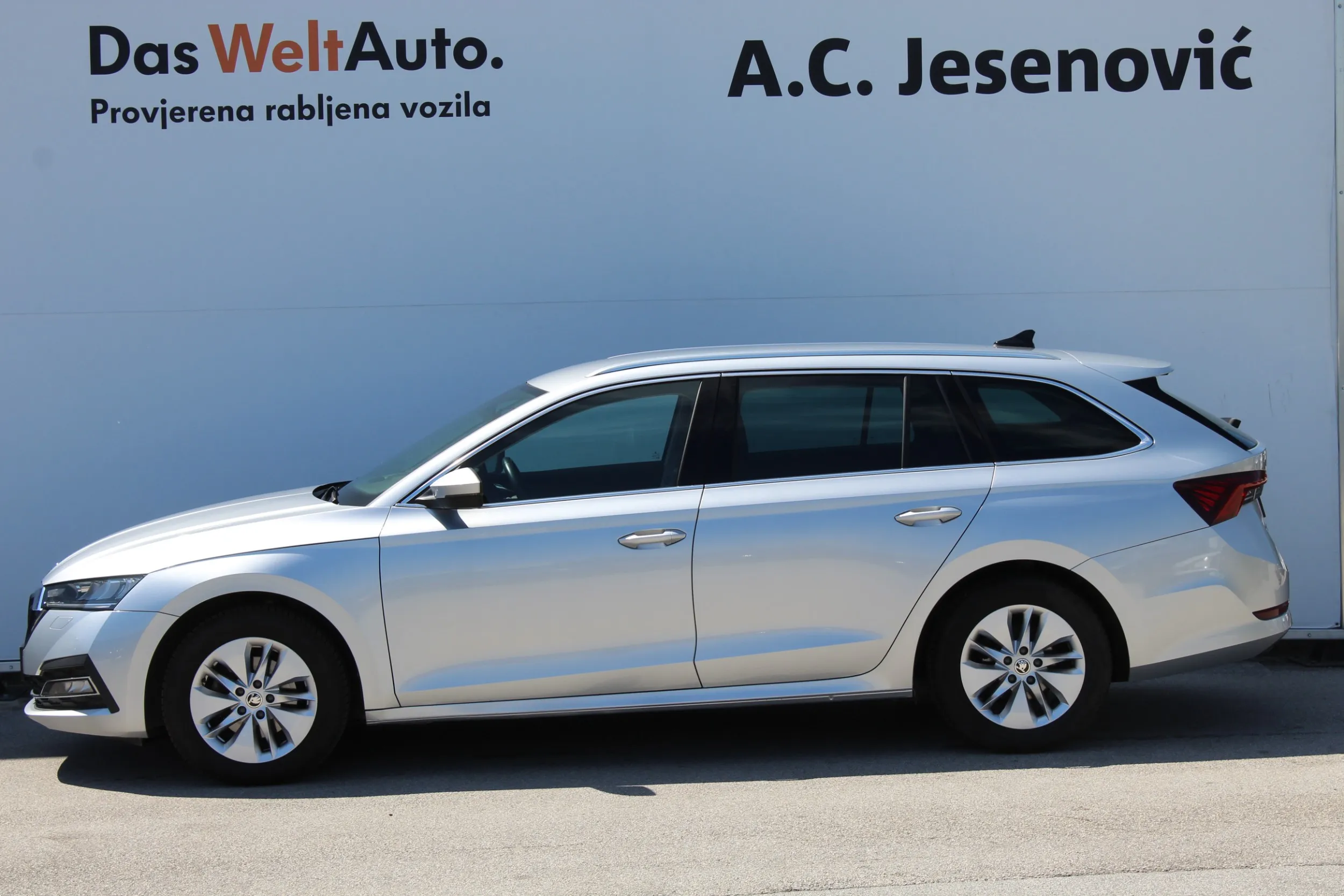 13381 škoda octavia combi ambition 2.0 tdi dsg - slika 10
