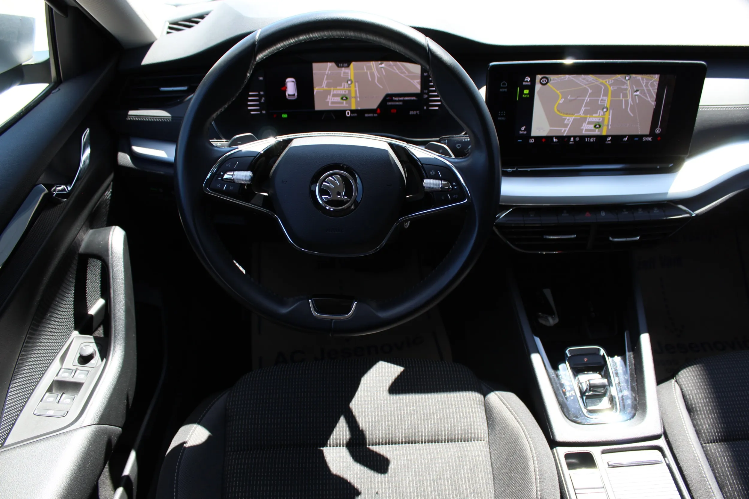 13381 škoda octavia combi ambition 2.0 tdi dsg - slika 12