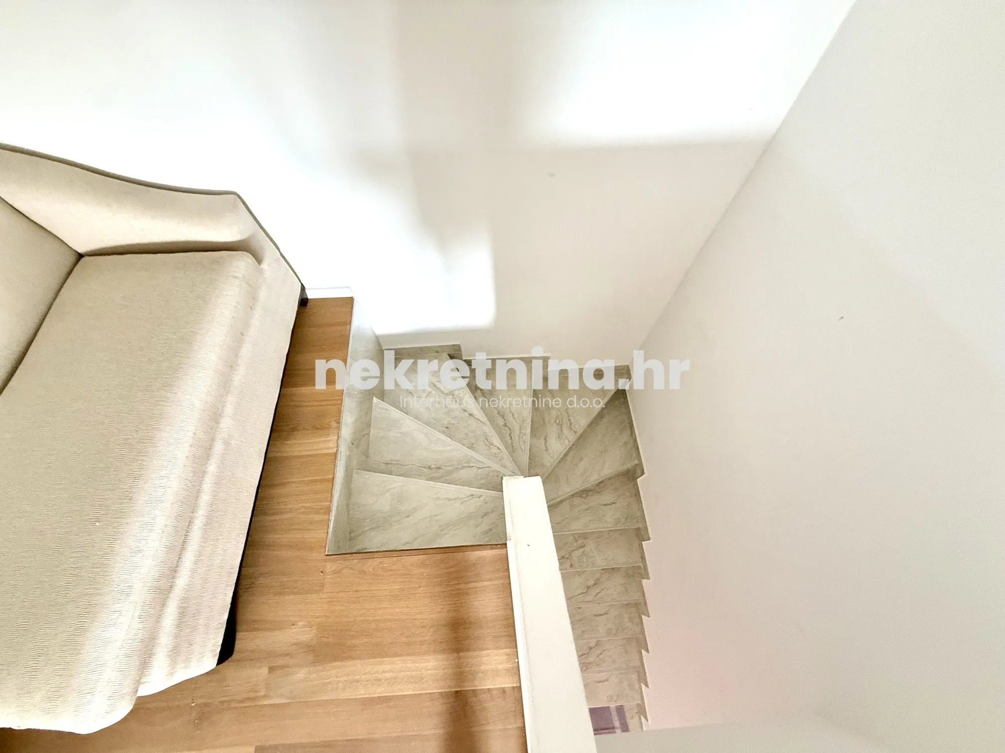 prodaja - četverosobni stan - jadranovo - crikvenica - 73m2 - slika 18