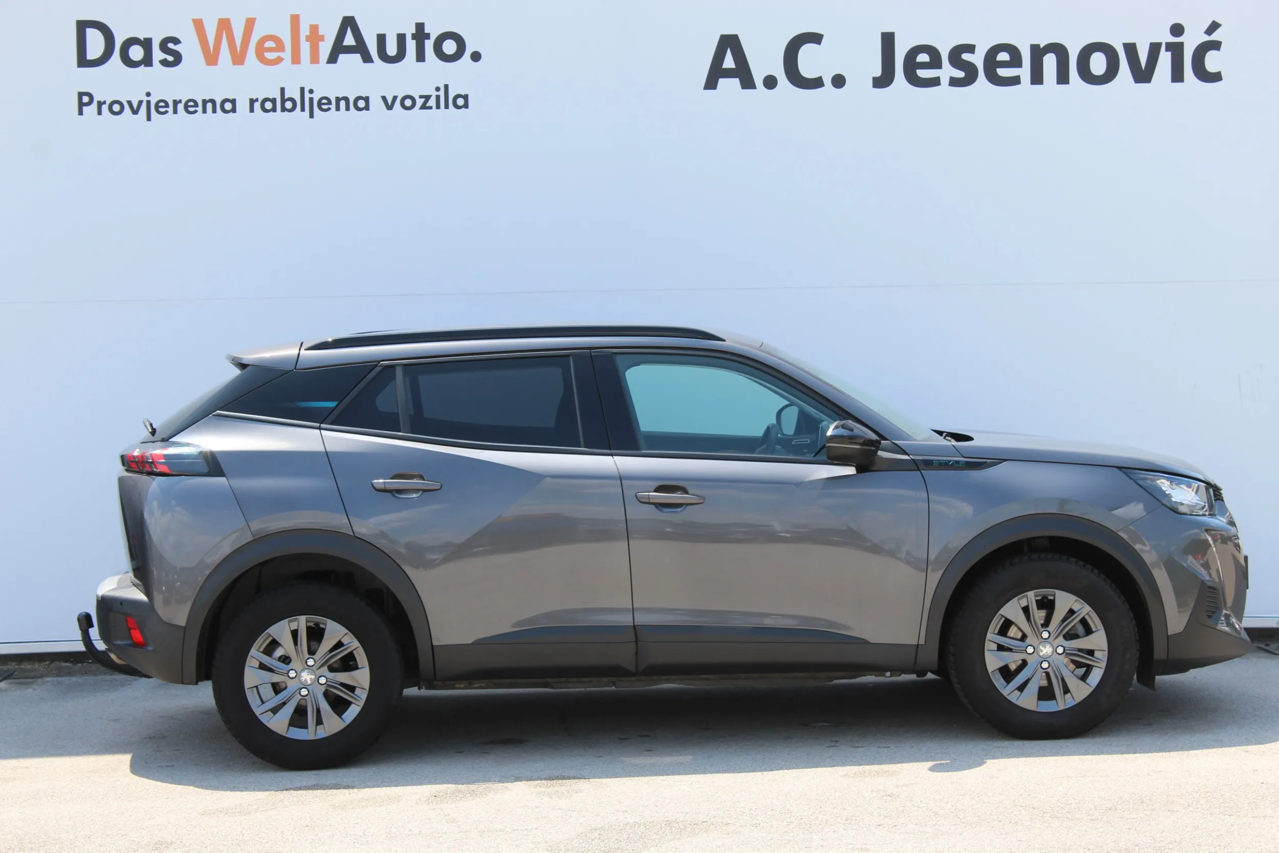 13452 peugeot 2008 1,2 puretech 100 s&s style - slika 12