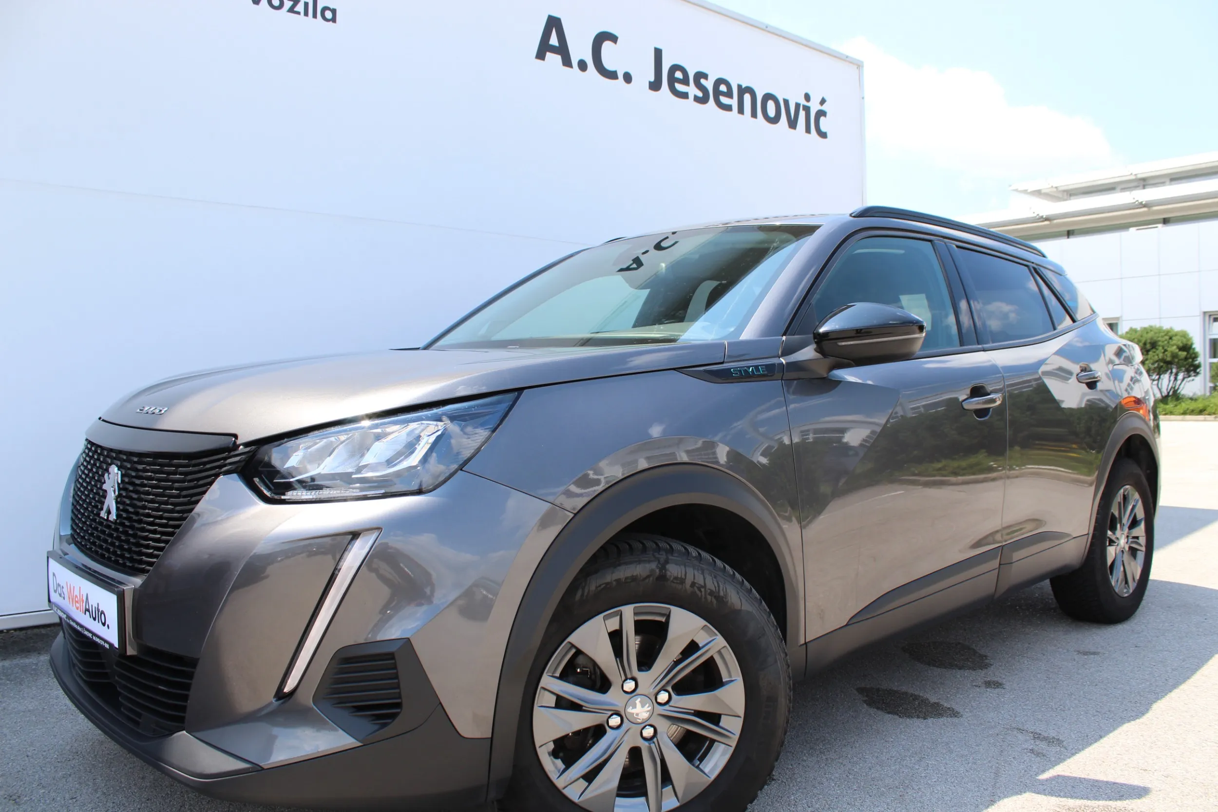 13452 peugeot 2008 1,2 puretech 100 s&s style - slika 6