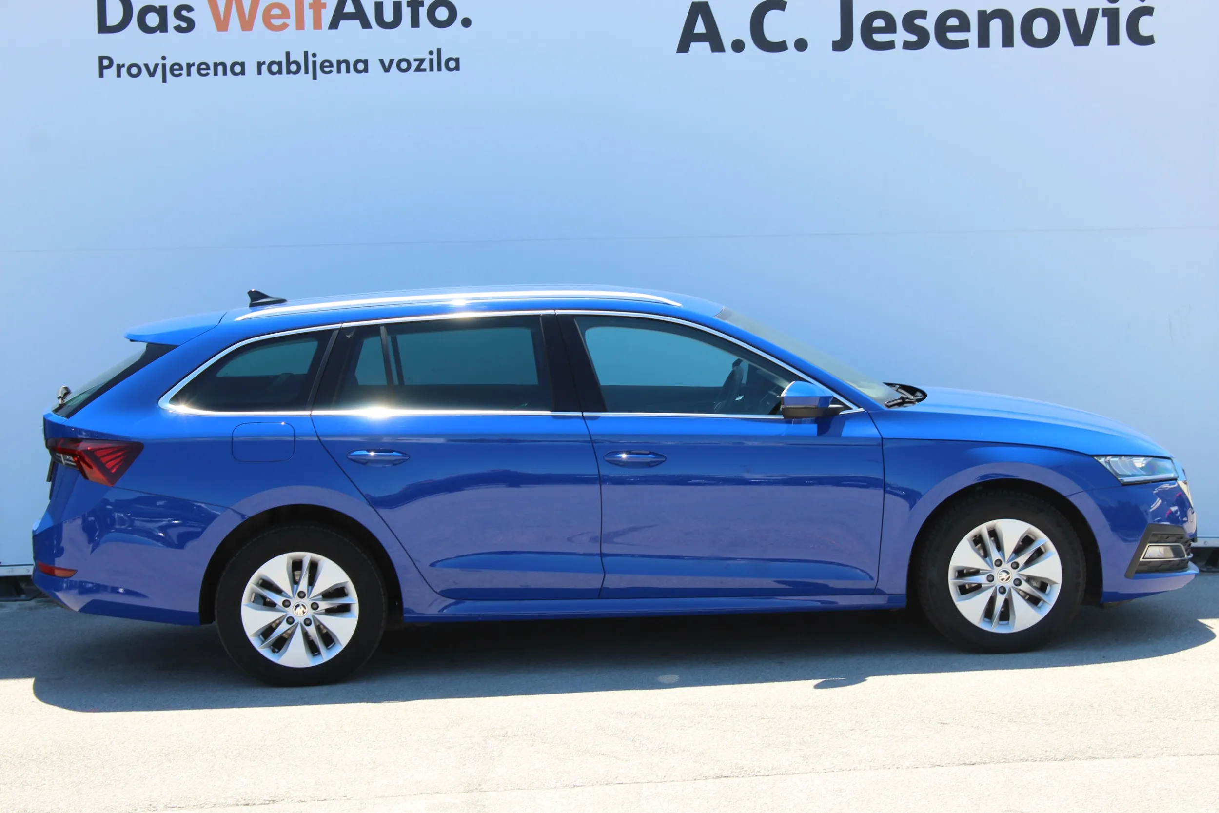 13469 škoda octavia combi ambition 2.0 tdi dsg - slika 3