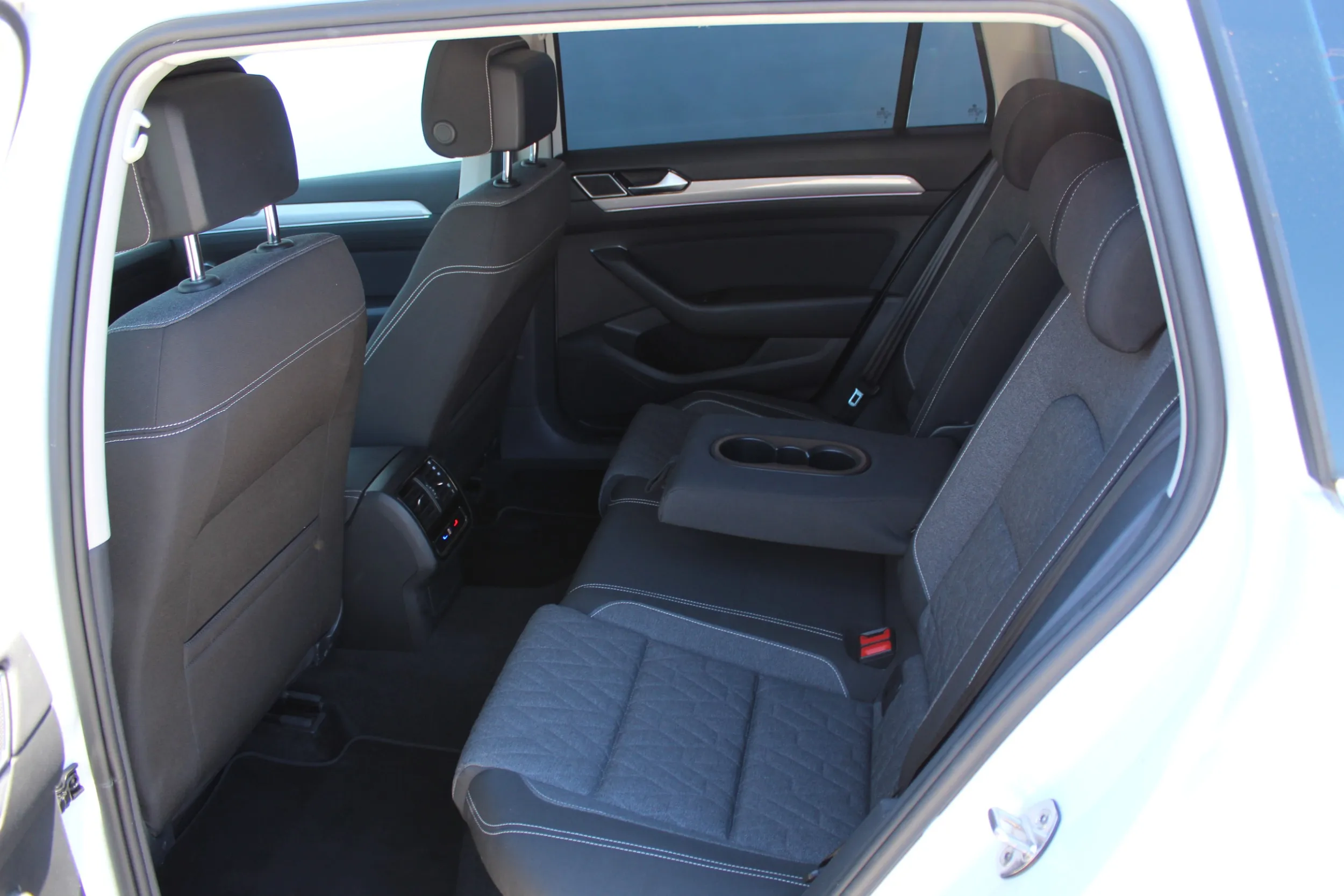13466 volkswagen passat variant 2.0 tdi dsg business - slika 13