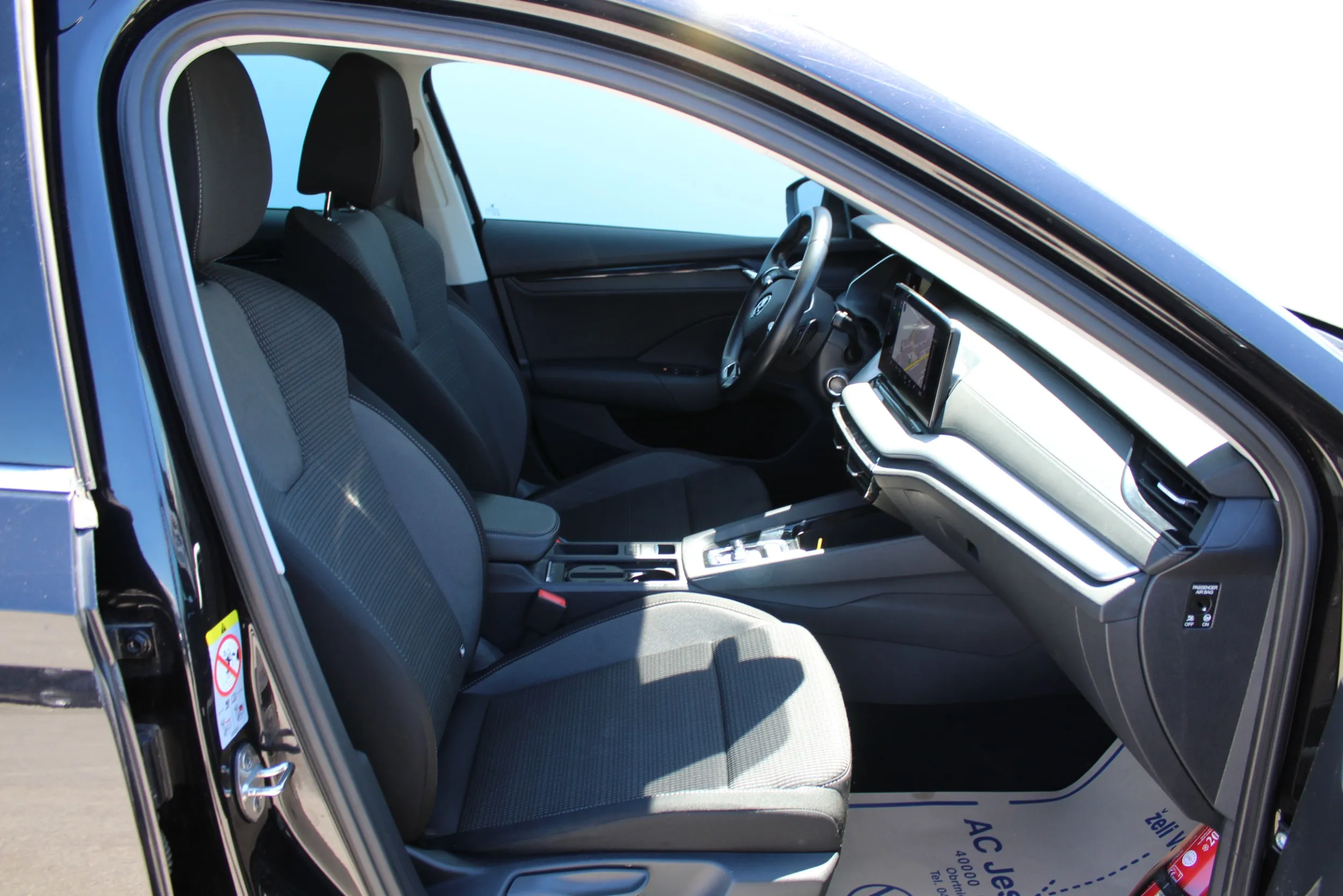 13454 škoda octavia combi ambition 2.0 tdi dsg - slika 11