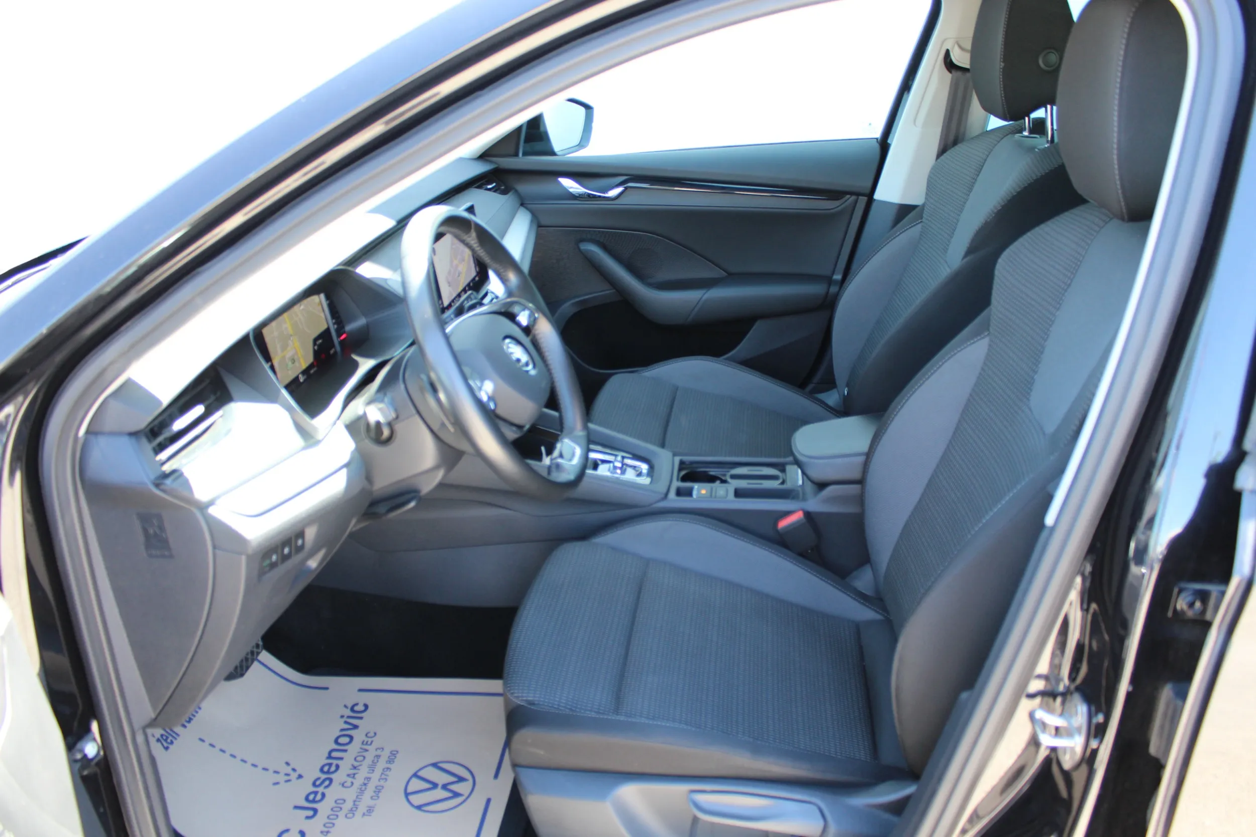 13454 škoda octavia combi ambition 2.0 tdi dsg - slika 2