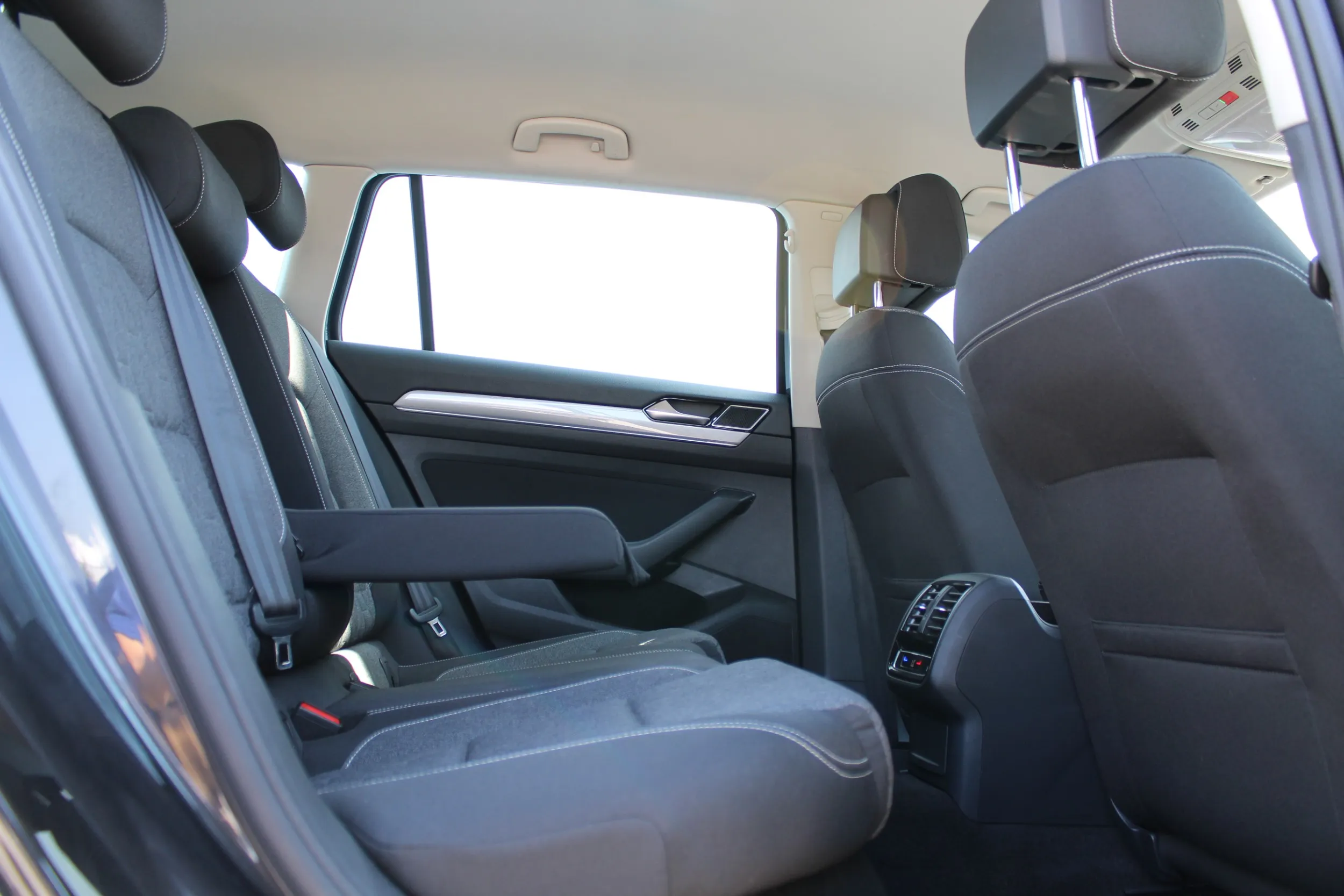 13467 volkswagen passat variant 2.0 tdi dsg business - slika 5