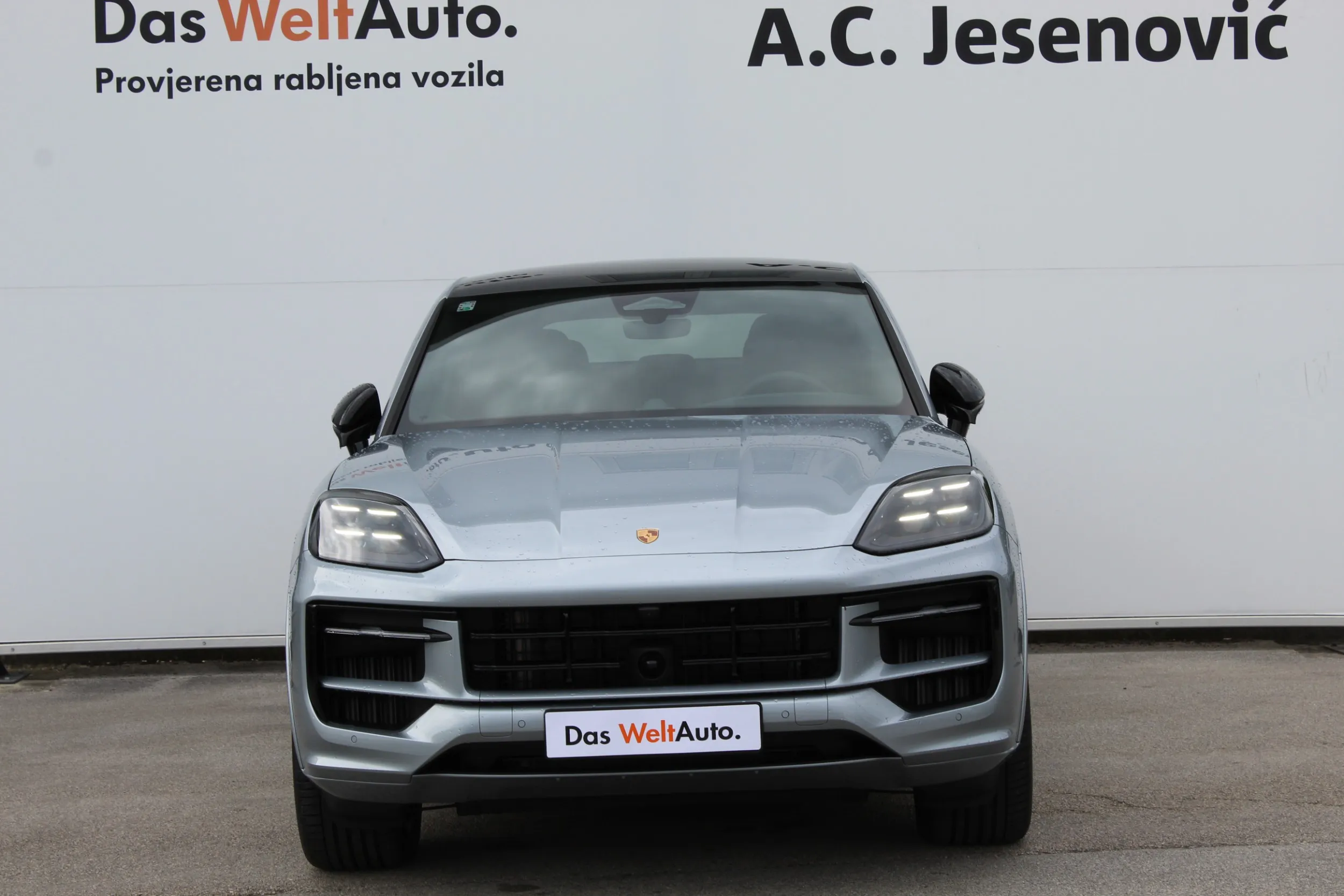 13500 porsche cayenne e-hybrid coupé black edition - slika 6