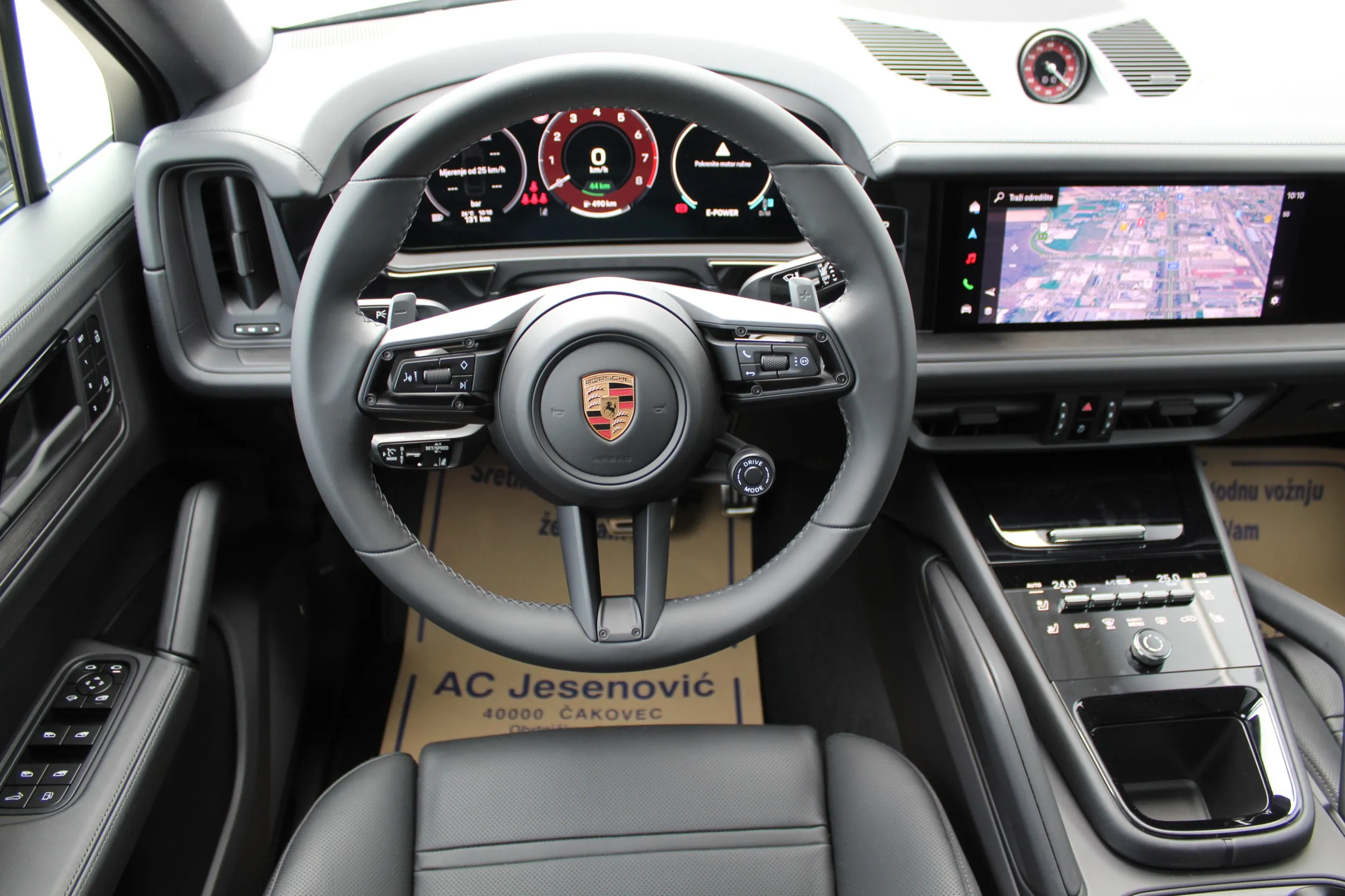 13500 porsche cayenne e-hybrid coupé black edition - slika 16