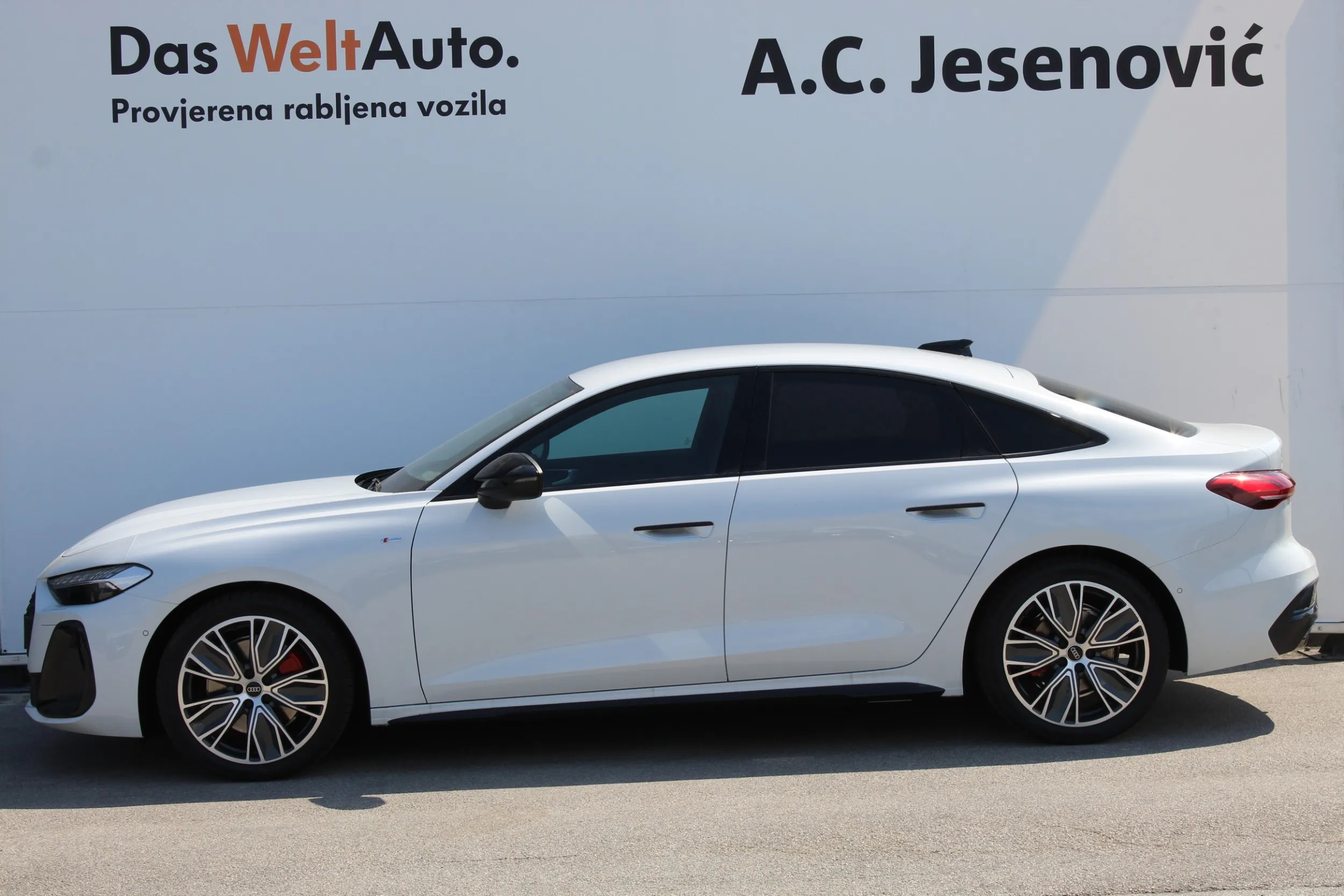 13526 audi a5 limousine 35 tfsi s tronic edition s line - slika 11