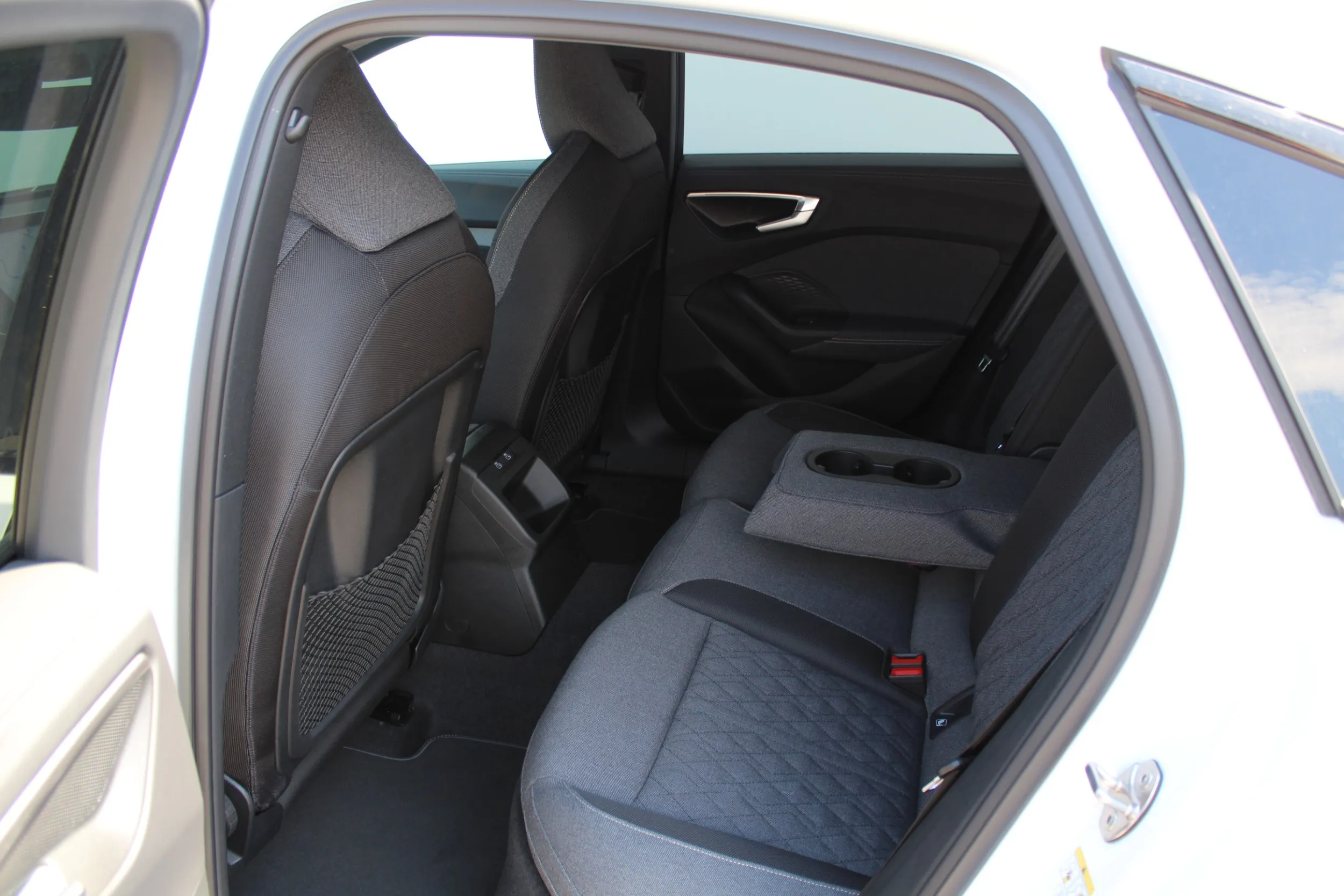13526 audi a5 limousine 35 tfsi s tronic edition s line - slika 12