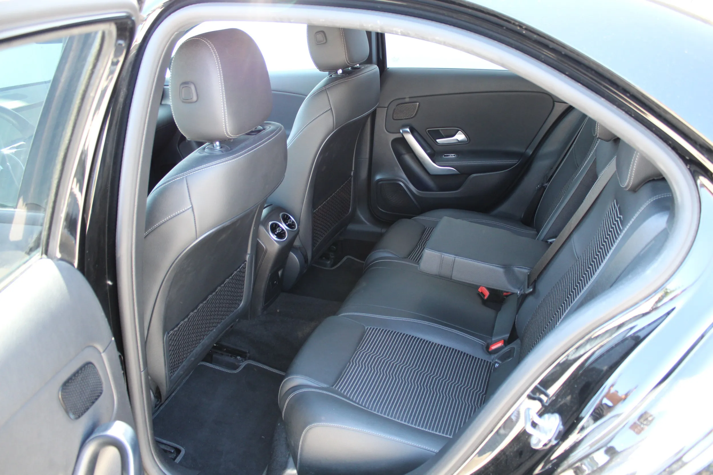 13499 mercedes-benz a limousine a 250 e - slika 11