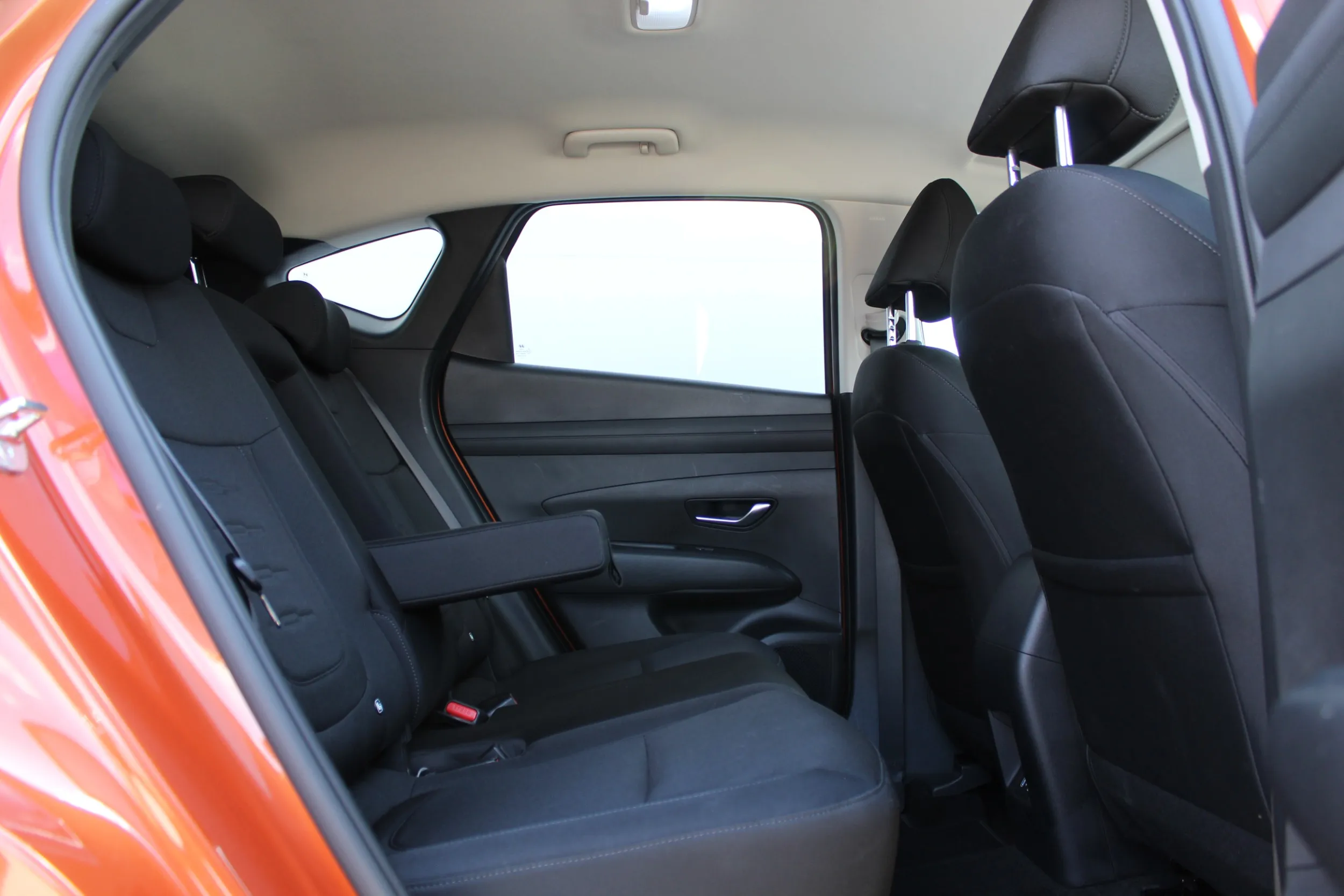 13534 hyundai tucson 1,6 crdi 48v premium plus dct - slika 6