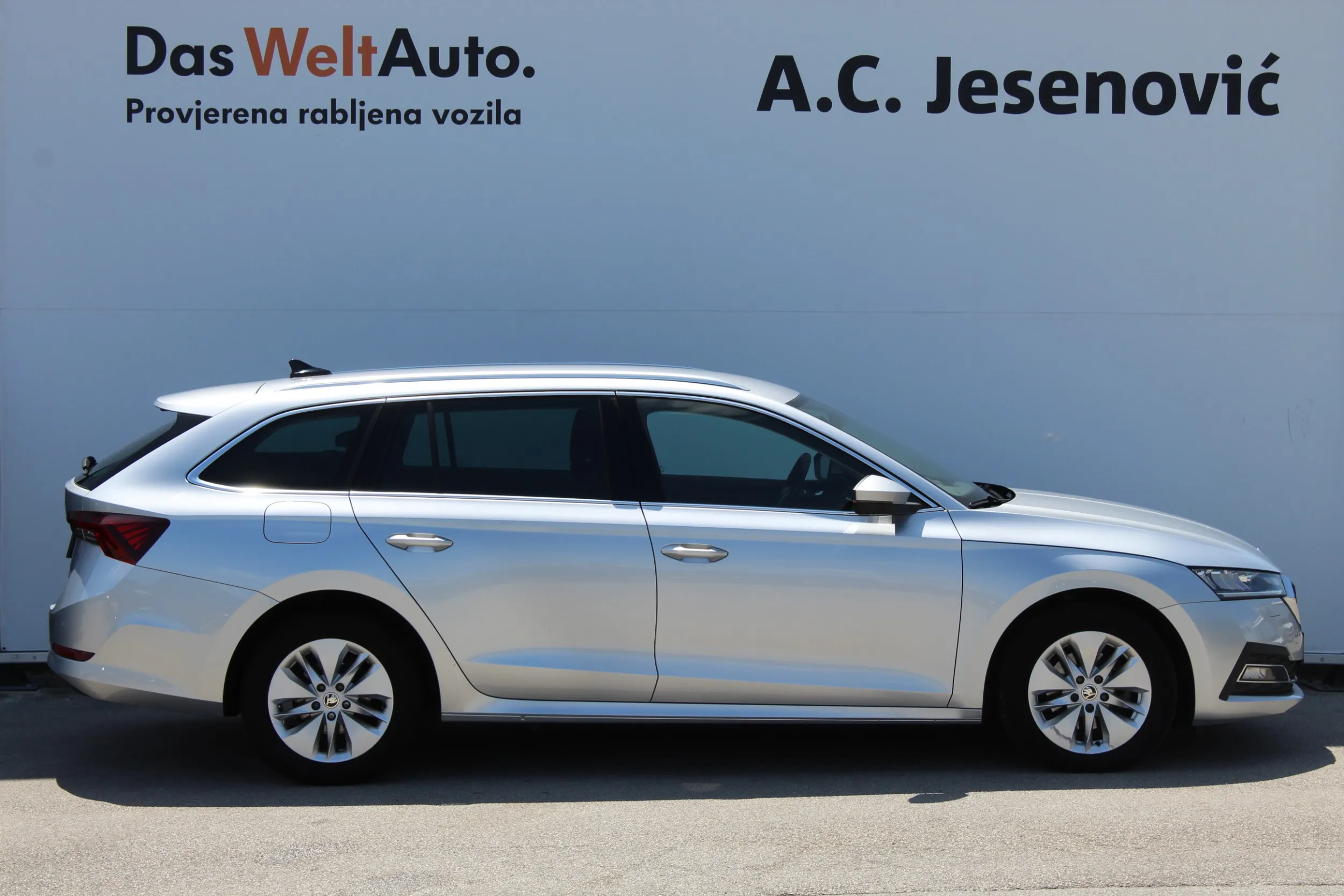 13494 škoda octavia combi ambition 2.0 tdi - slika 8