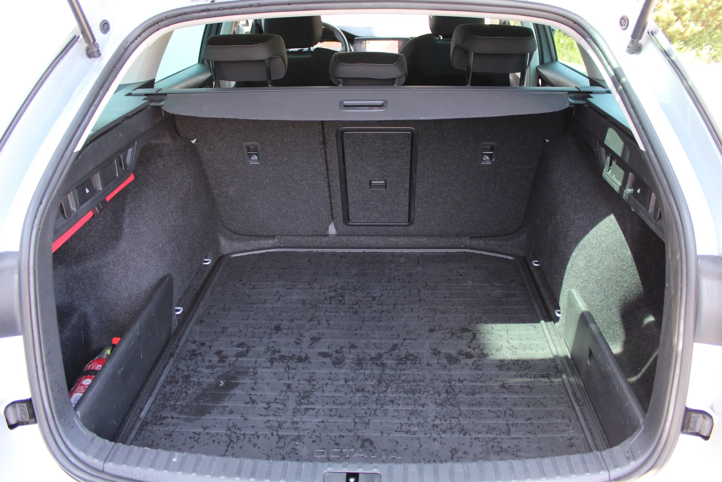 13494 škoda octavia combi ambition 2.0 tdi - slika 9