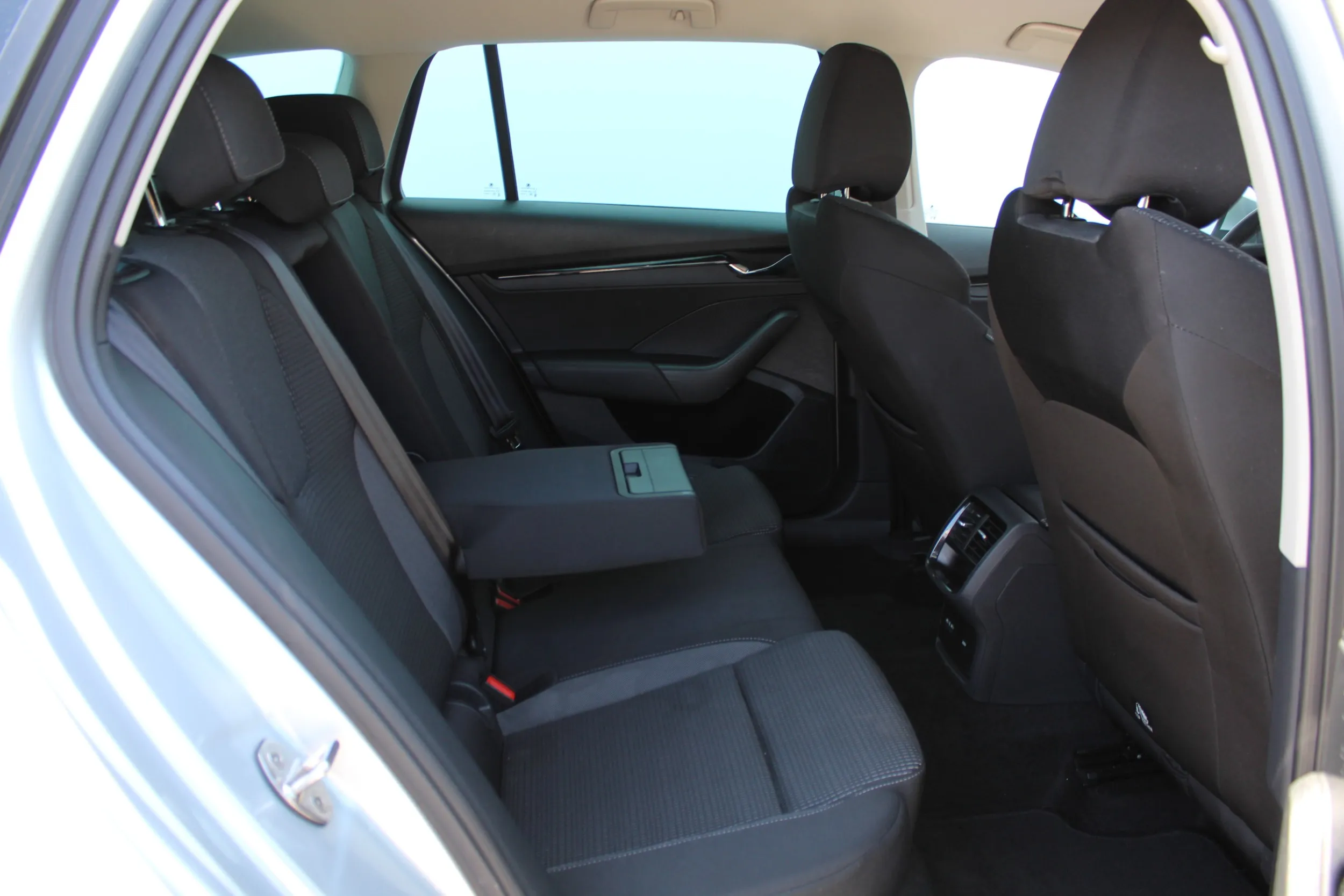 13494 škoda octavia combi ambition 2.0 tdi - slika 10