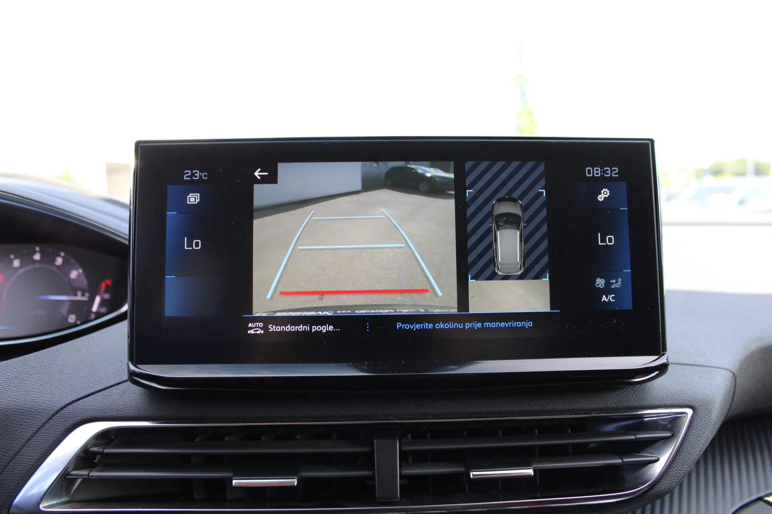 13382 peugeot 3008 1,2 puretech 130 s&s style - slika 17