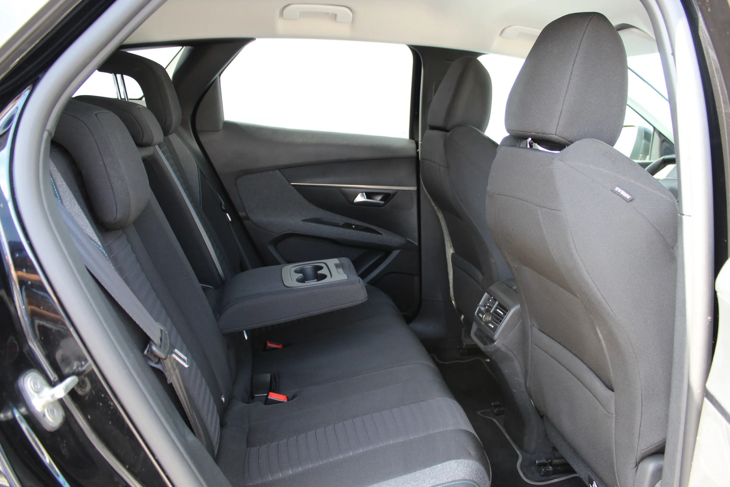 13382 peugeot 3008 1,2 puretech 130 s&s style - slika 4