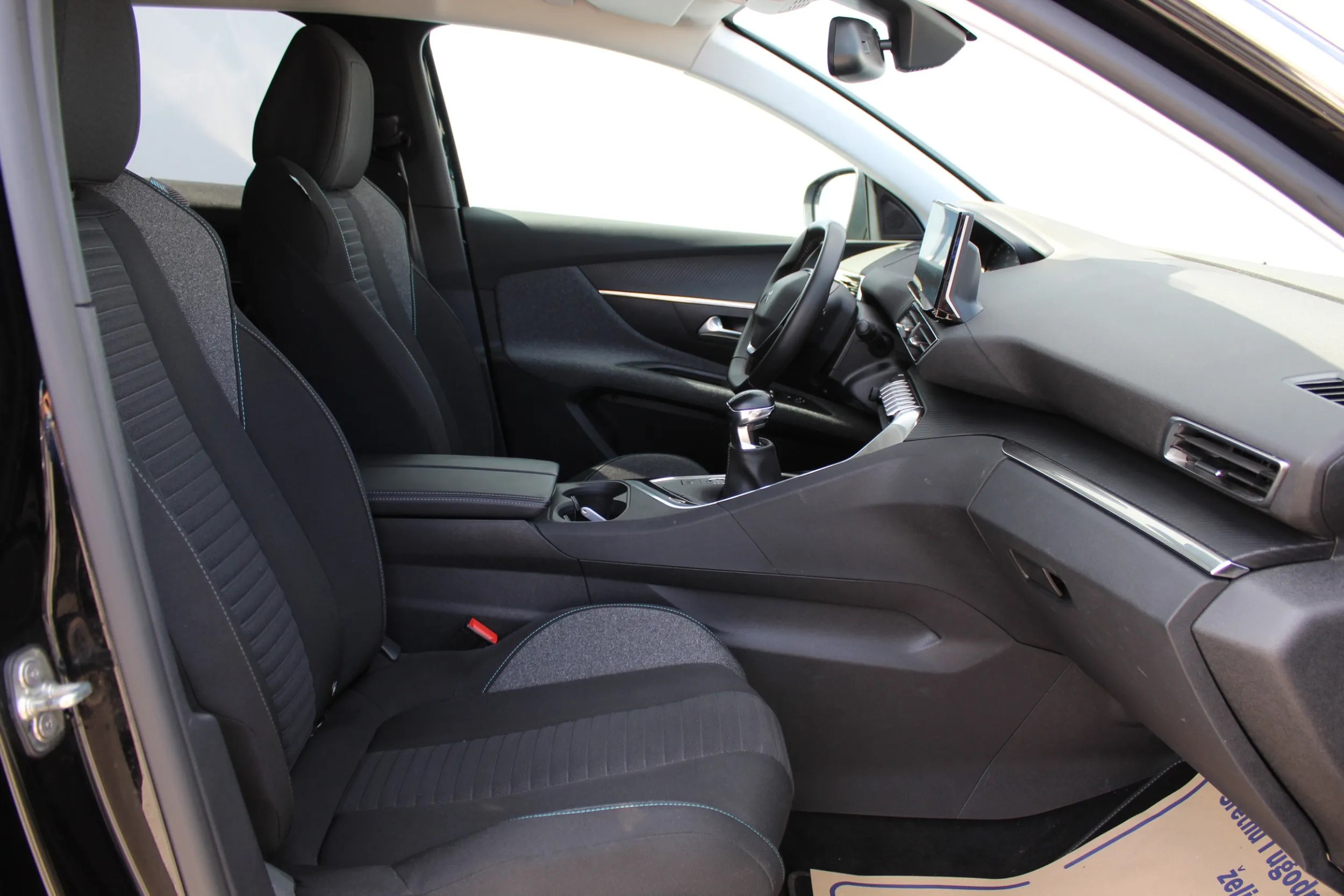 13382 peugeot 3008 1,2 puretech 130 s&s style - slika 5