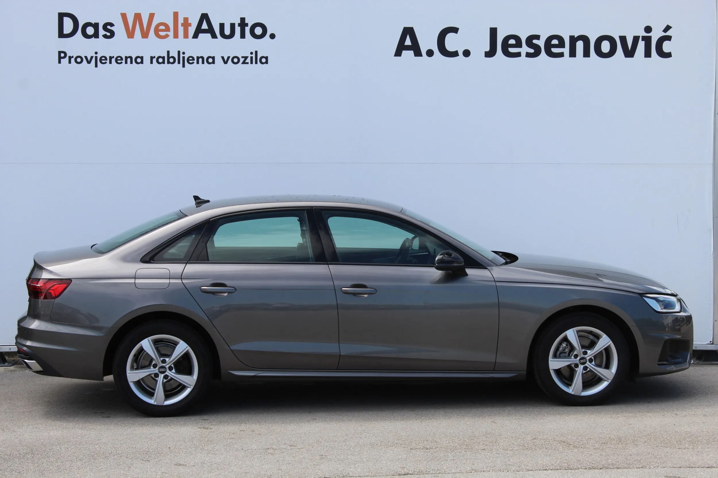 13567 audi a4 30tdi s tr advanced - slika 4