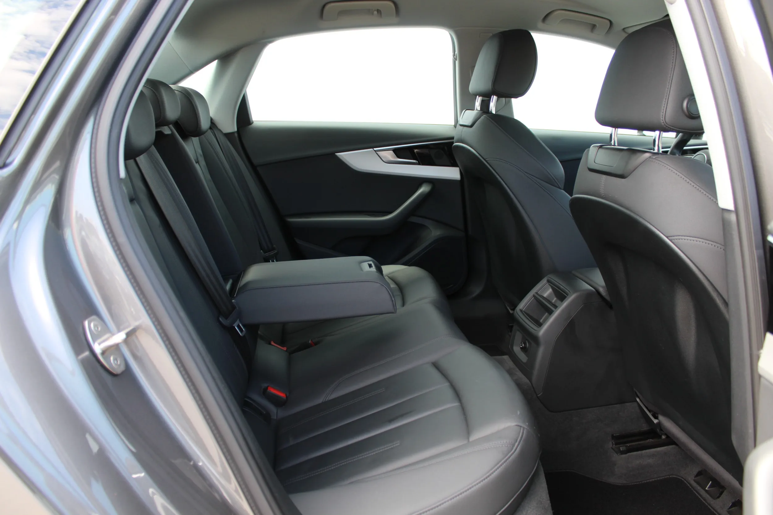 13567 audi a4 30tdi s tr advanced - slika 6