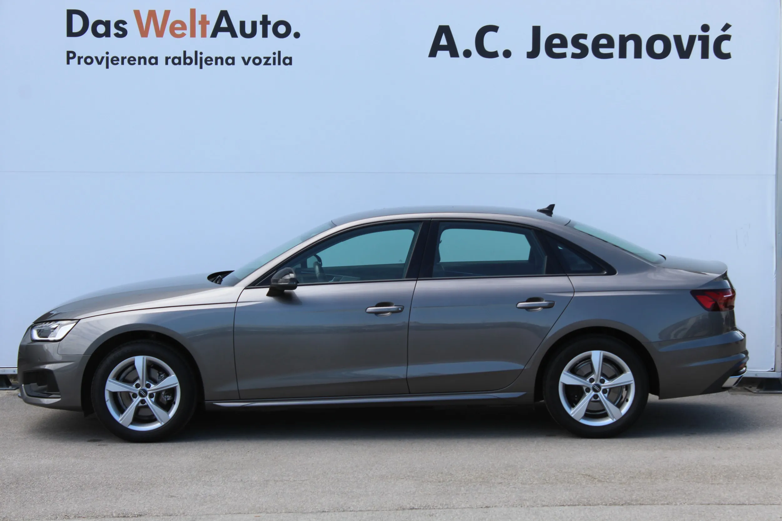 13567 audi a4 30tdi s tr advanced - slika 9
