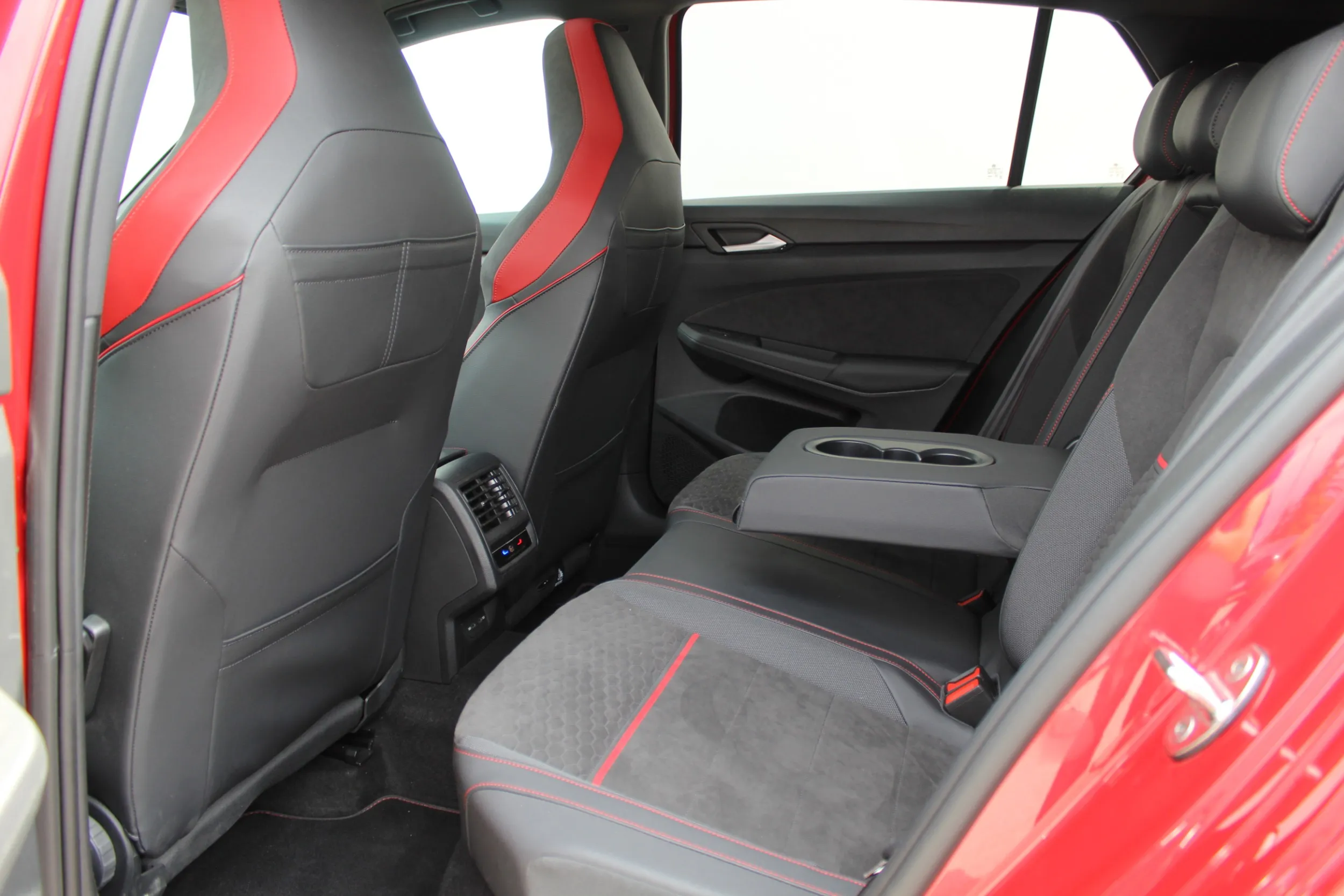 13581 volkswagen golf 8 2.0 tsi dsg gti clubsport - slika 8