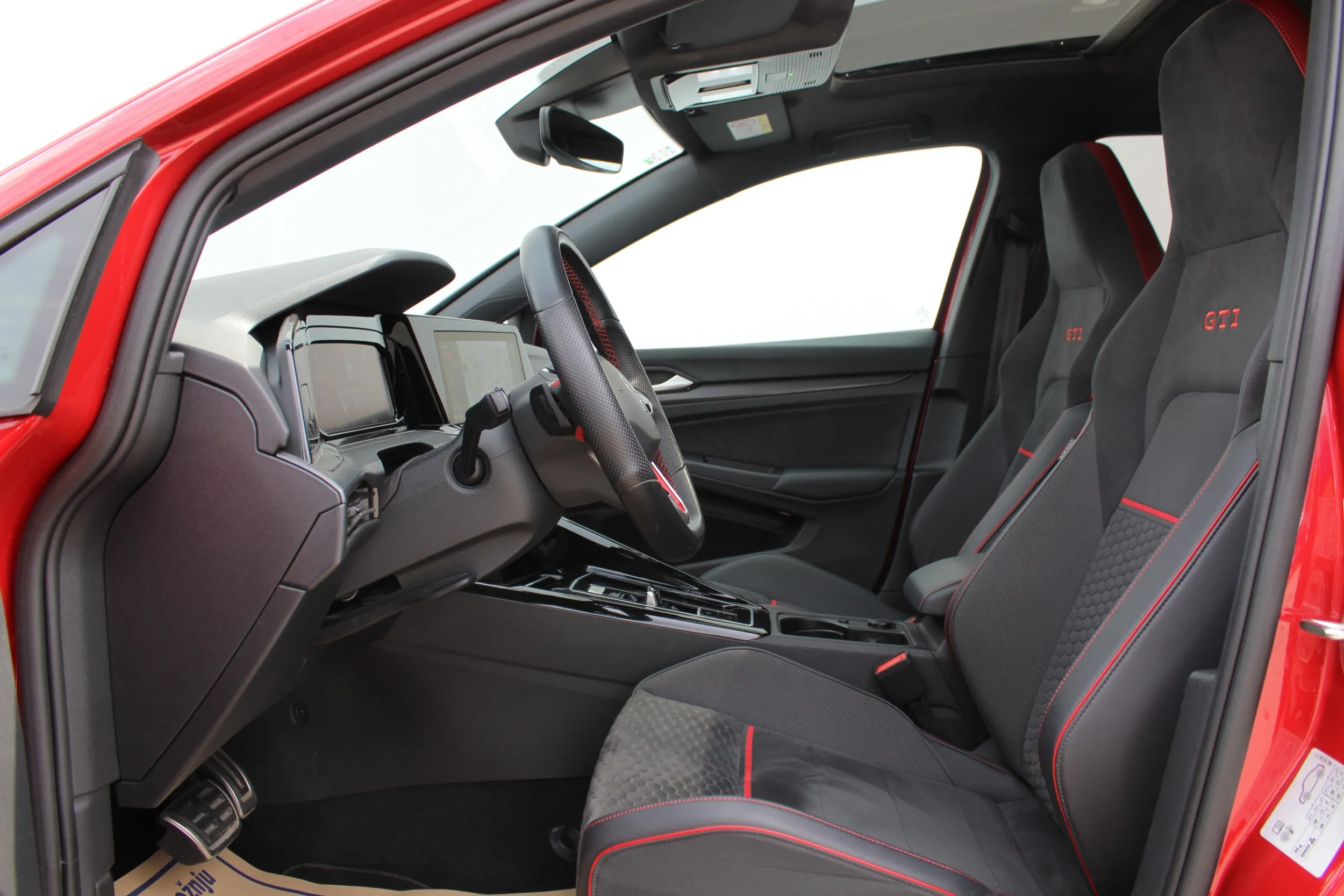 13581 volkswagen golf 8 2.0 tsi dsg gti clubsport - slika 10