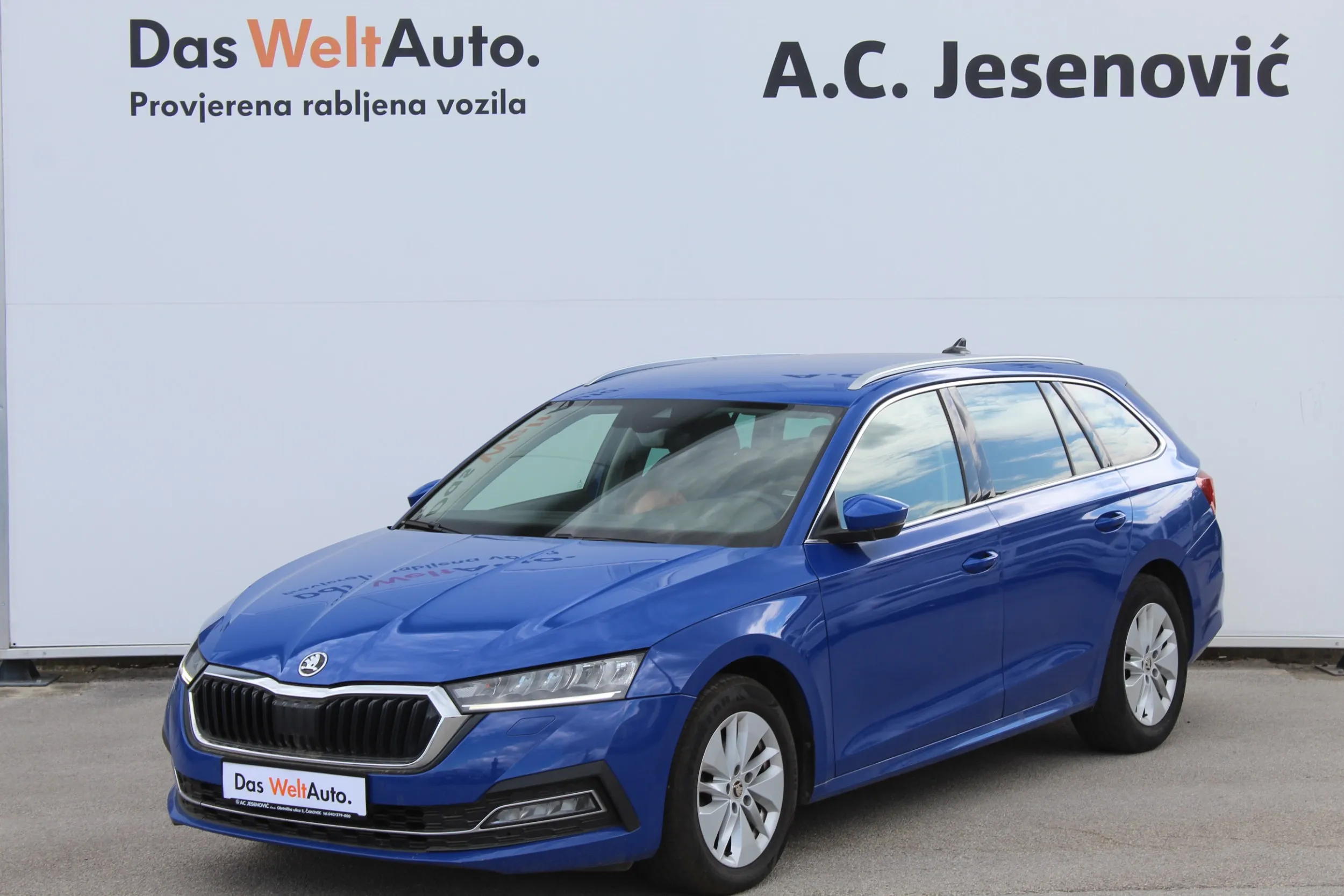 13578 škoda octavia combi ambition 2.0 tdi dsg - slika 2