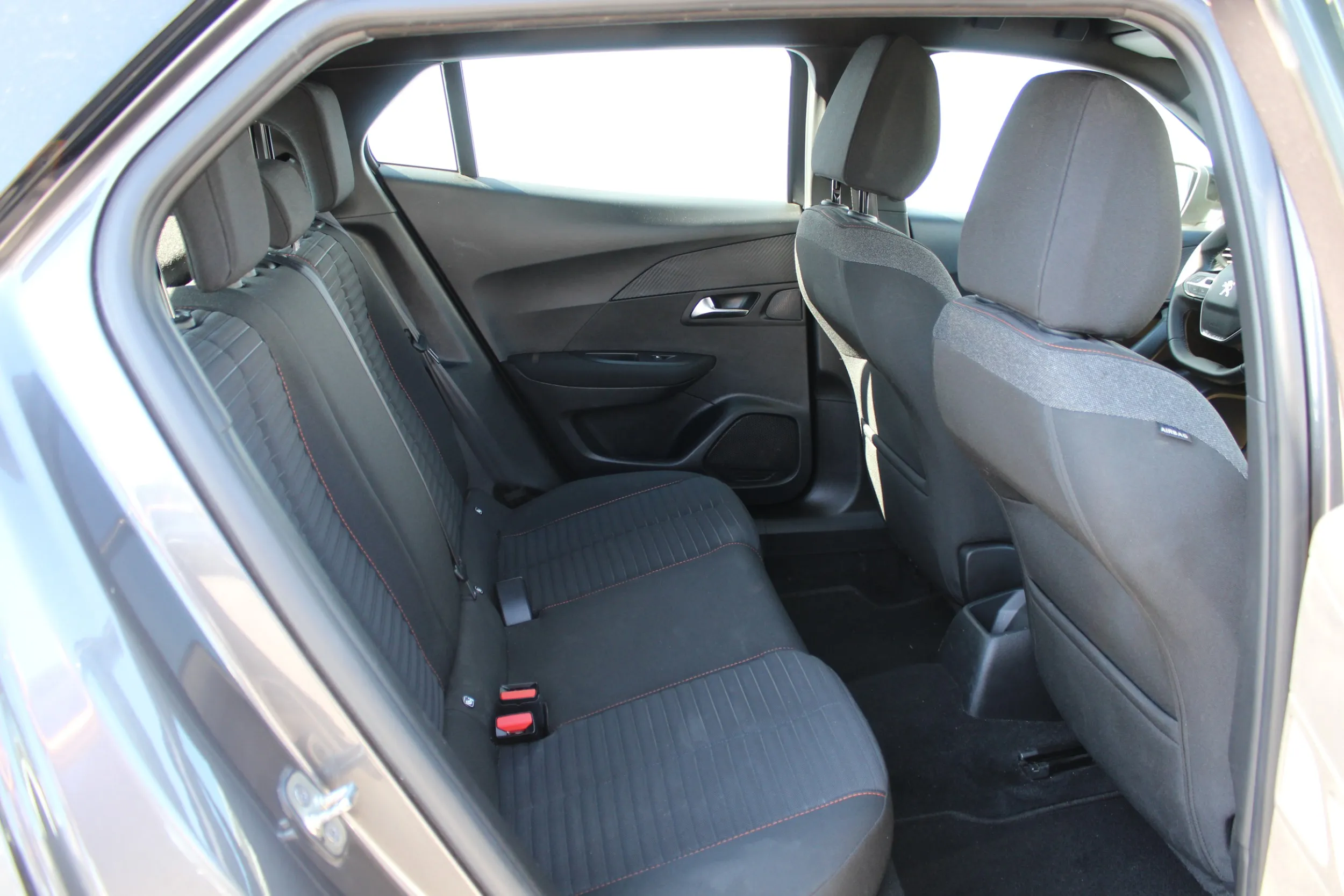 13580 peugeot 2008 1,2 puretech 100 s&s active - slika 3