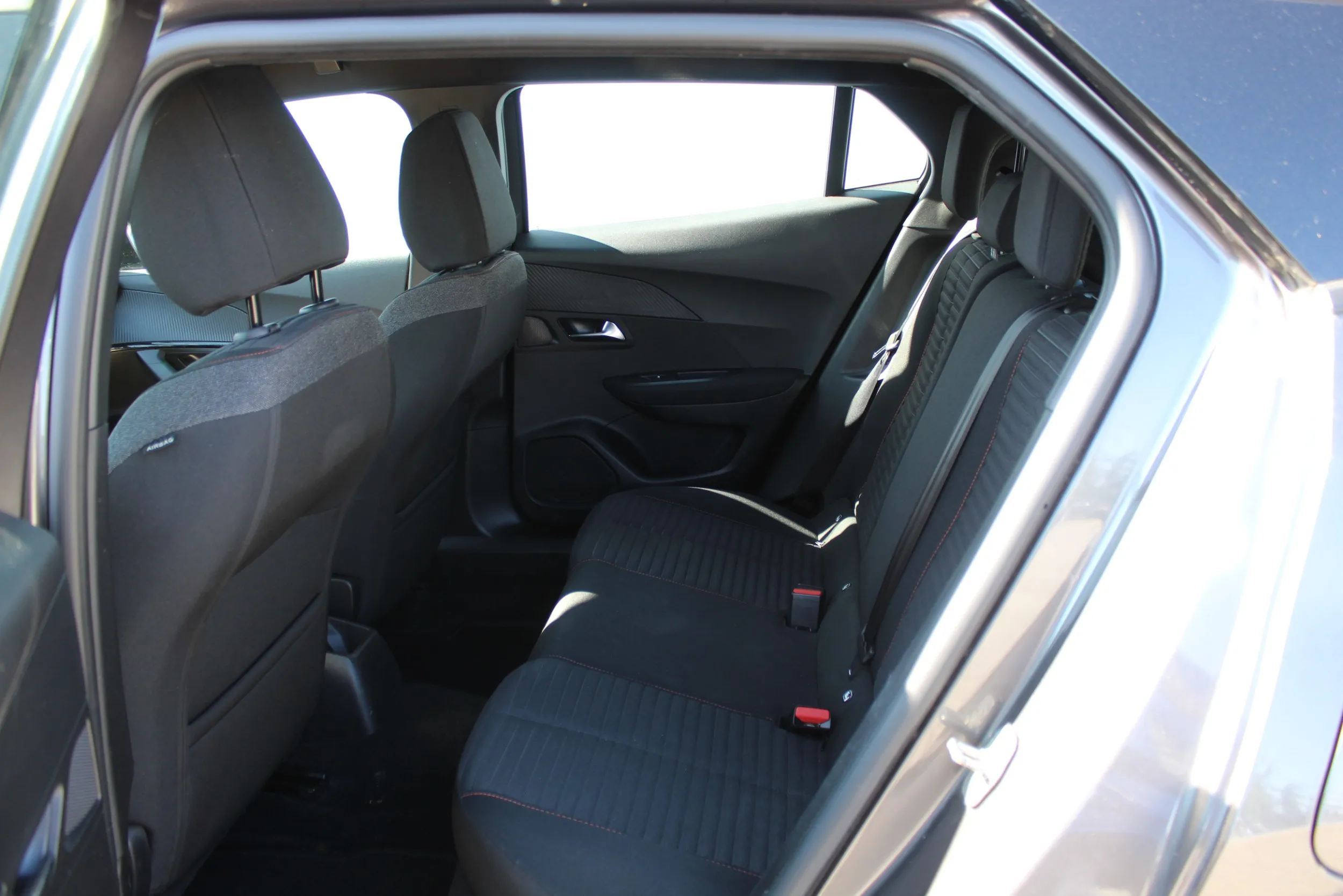 13580 peugeot 2008 1,2 puretech 100 s&s active - slika 7