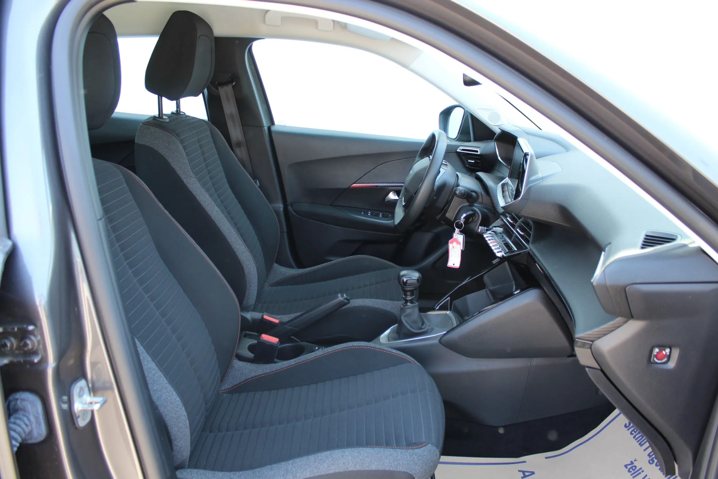 13598 peugeot 2008 active pack - slika 7