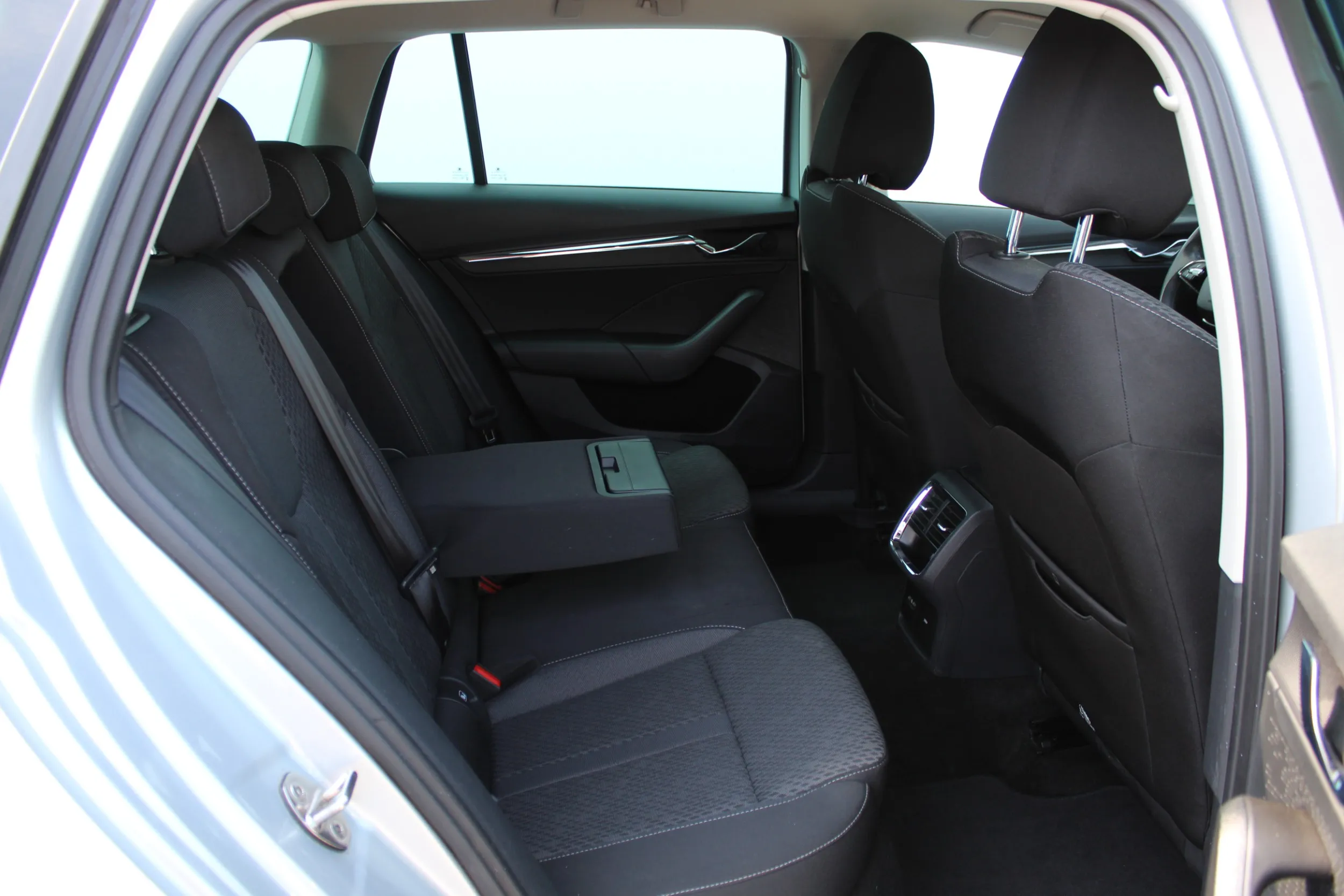 13619 škoda octavia combi style 2.0 tdi - slika 13