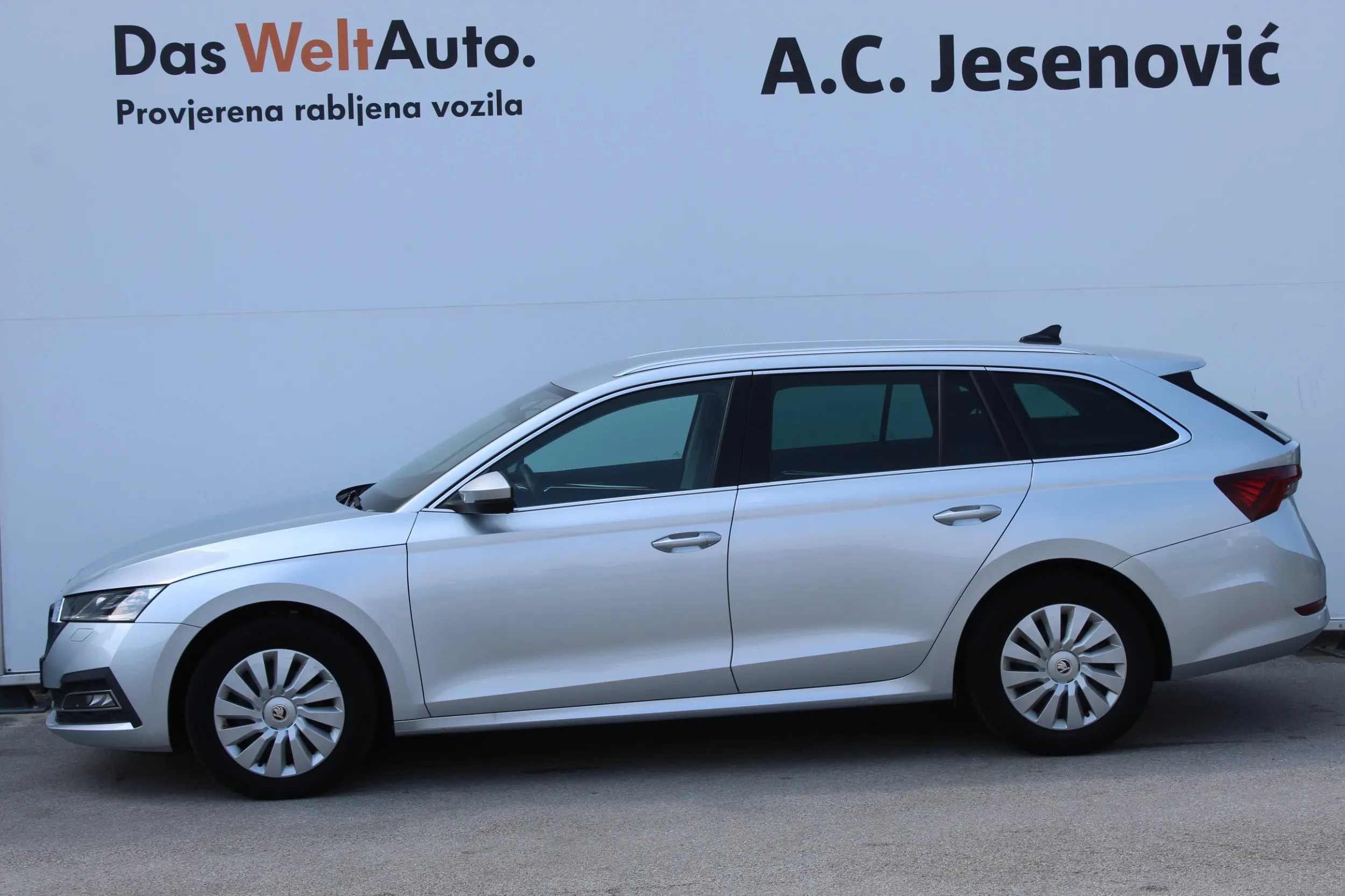13619 škoda octavia combi style 2.0 tdi - slika 16