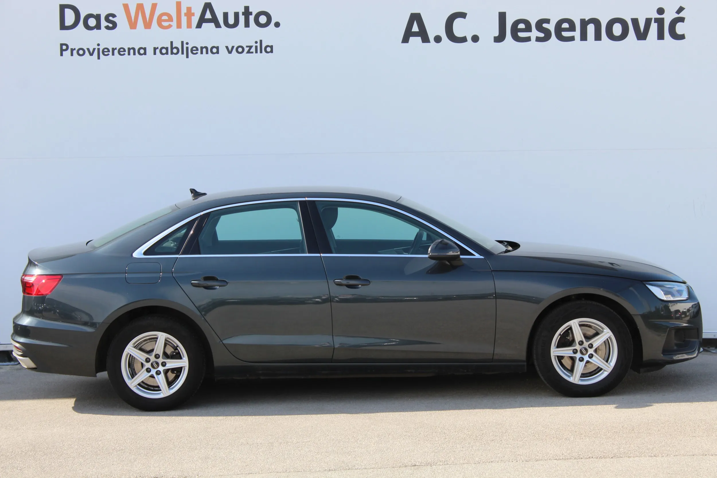13616 audi a4 30tdi s tr edition10 - slika 8