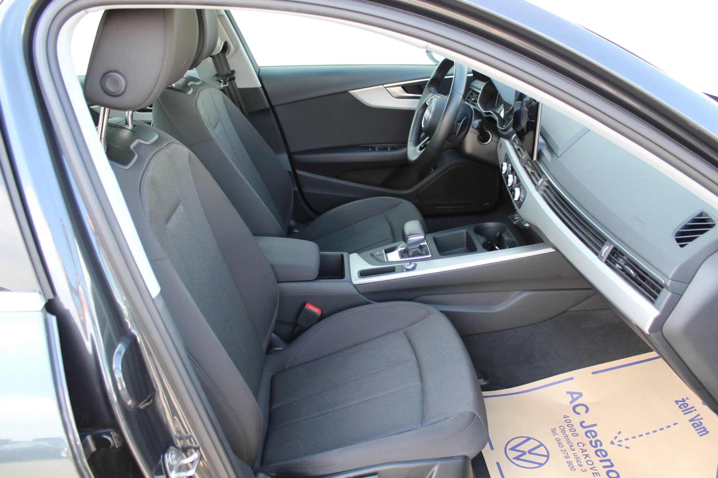 13616 audi a4 30tdi s tr edition10 - slika 11