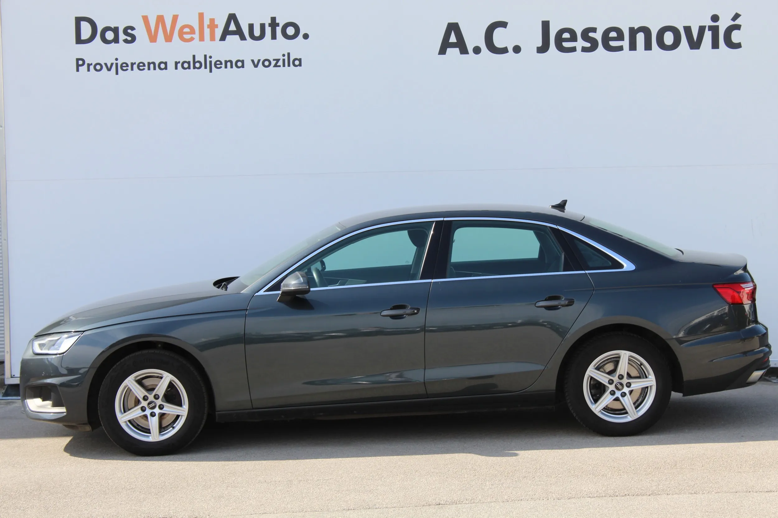 13616 audi a4 30tdi s tr edition10 - slika 13