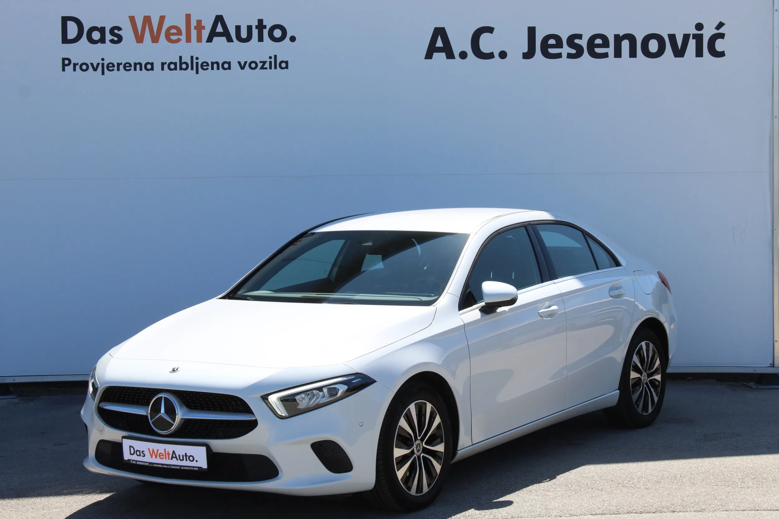 13636 mercedes-benz a limuzina 250 e aut. - slika 11