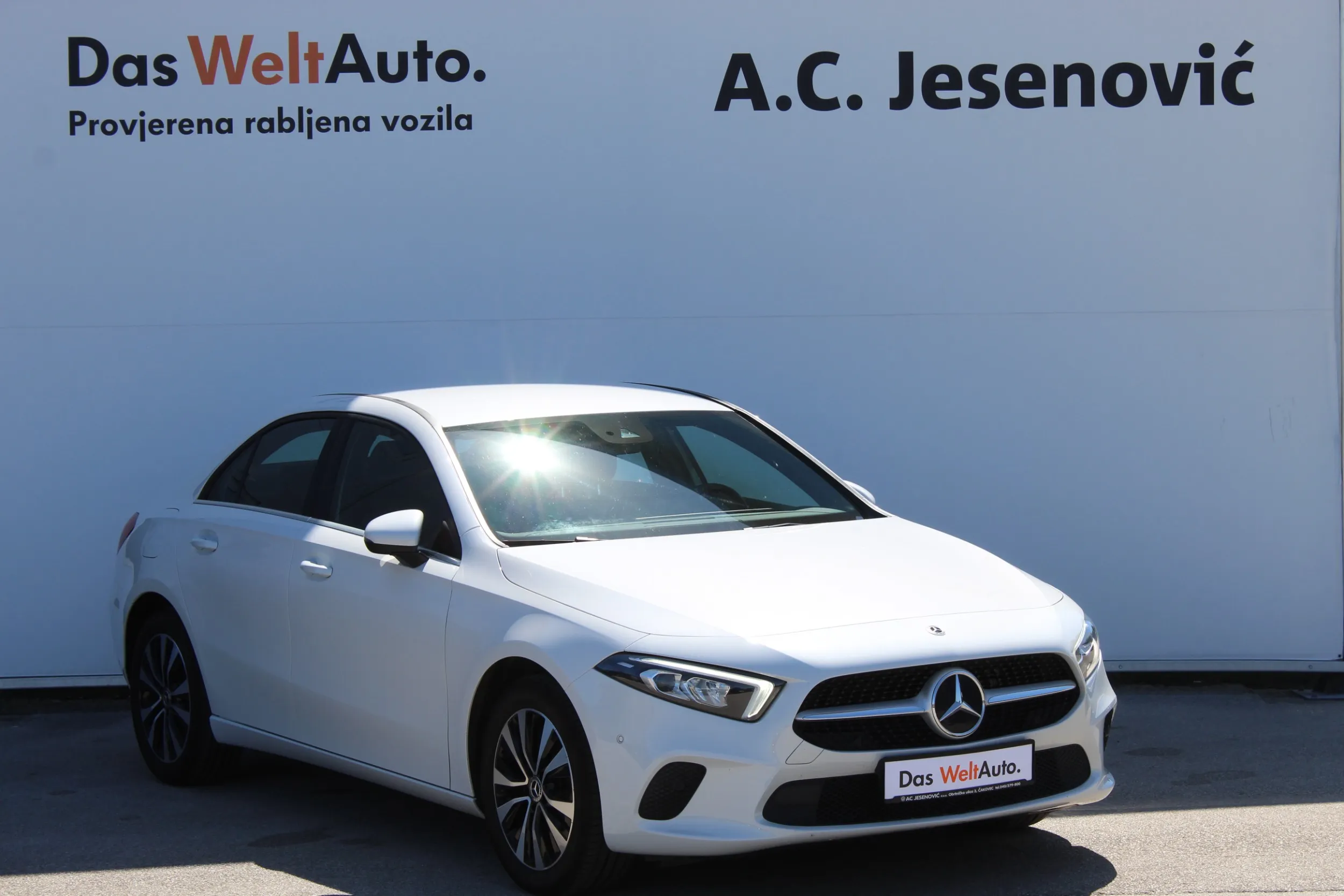 13636 mercedes-benz a limuzina 250 e aut. - slika 14