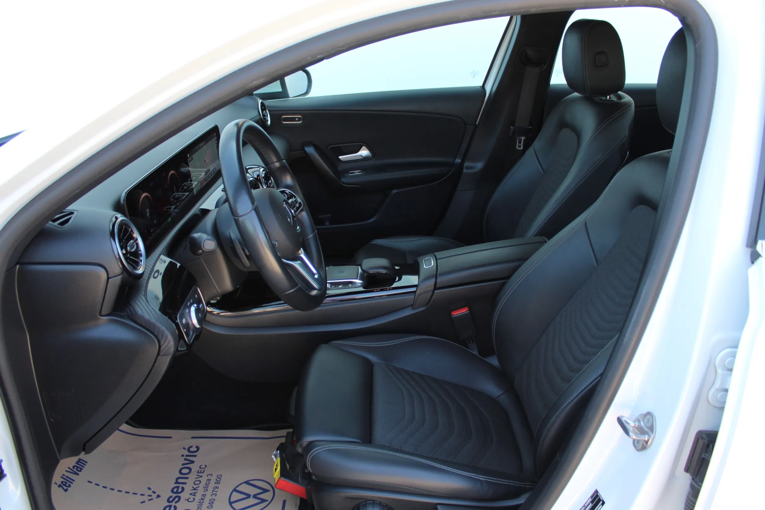 13636 mercedes-benz a limuzina 250 e aut. - slika 6