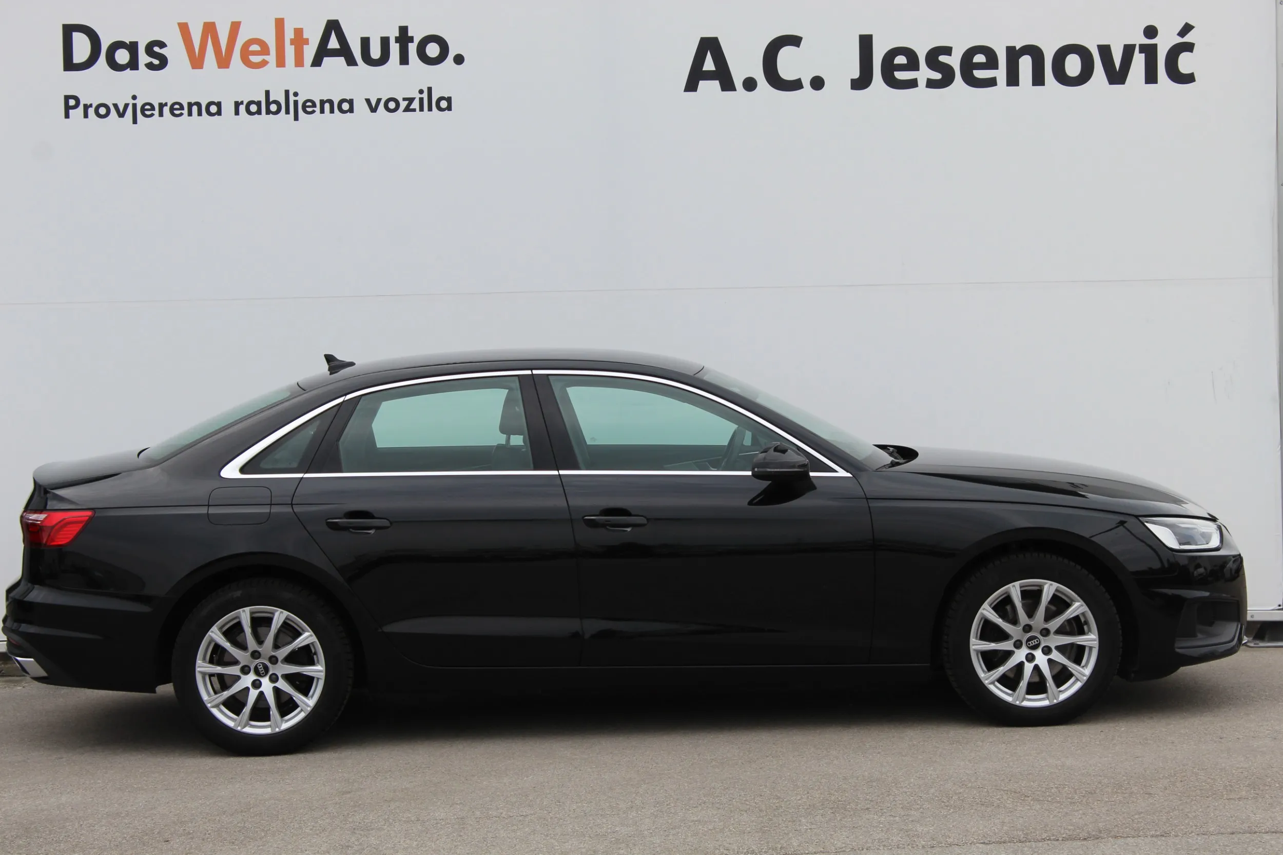 13631 audi a4 30tdi s tr - slika 12
