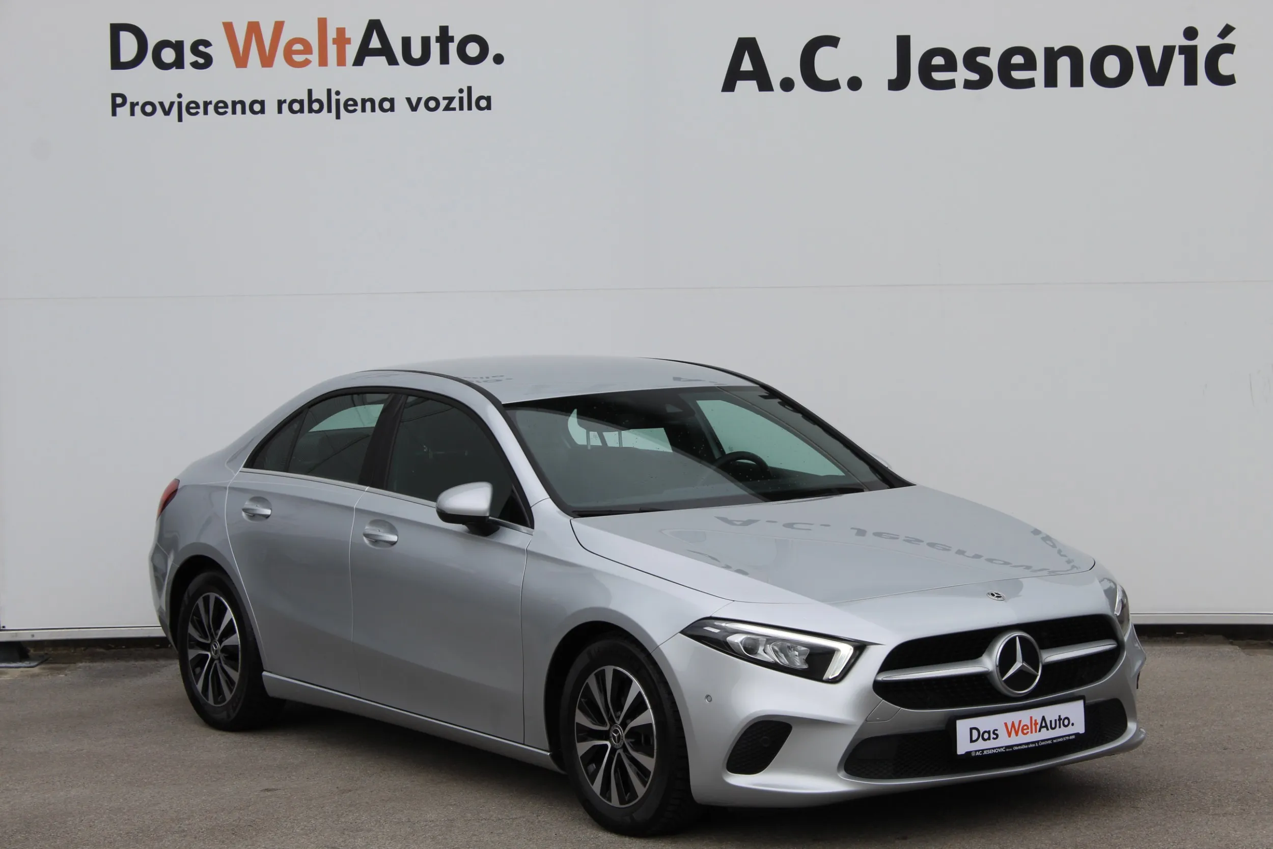 13637 mercedes-benz a limousine a 180 d - slika 13