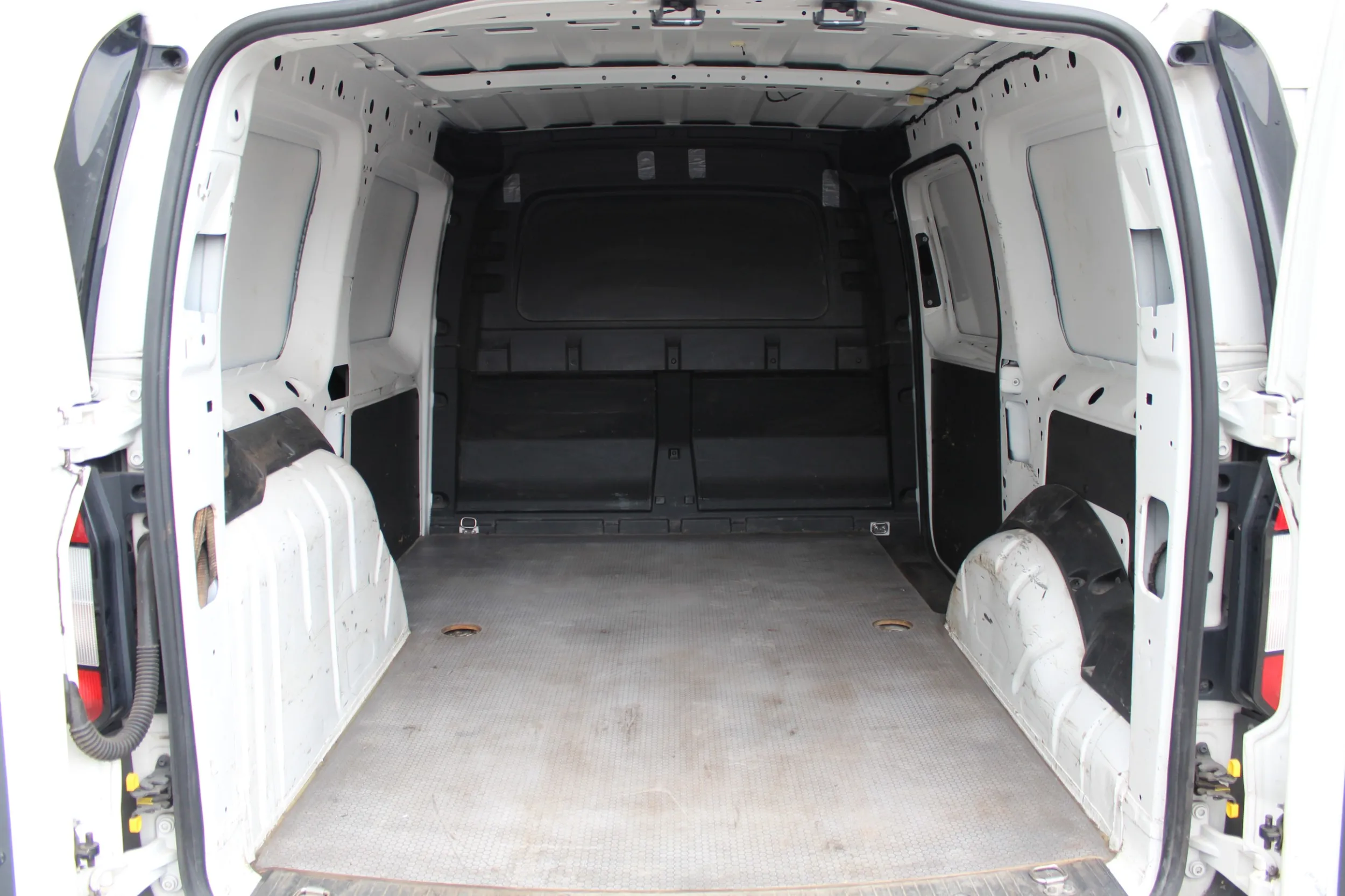 13224 vw caddy cargo maxi 2.0 tdi - slika 6