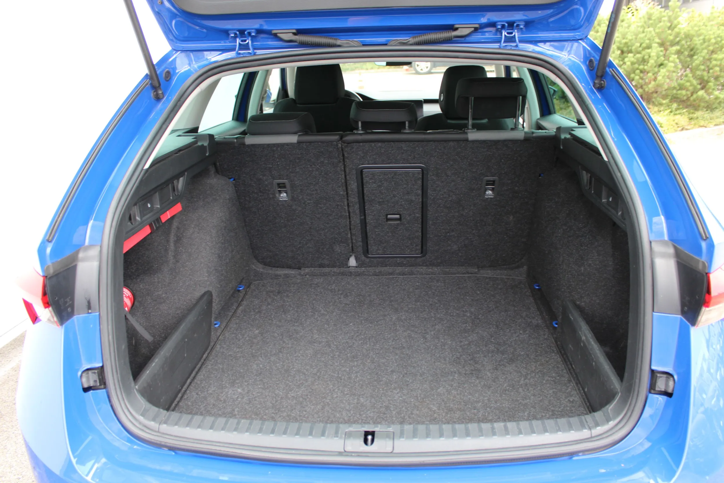 13633 škoda octavia combi ambition 2.0 tdi dsg - slika 11