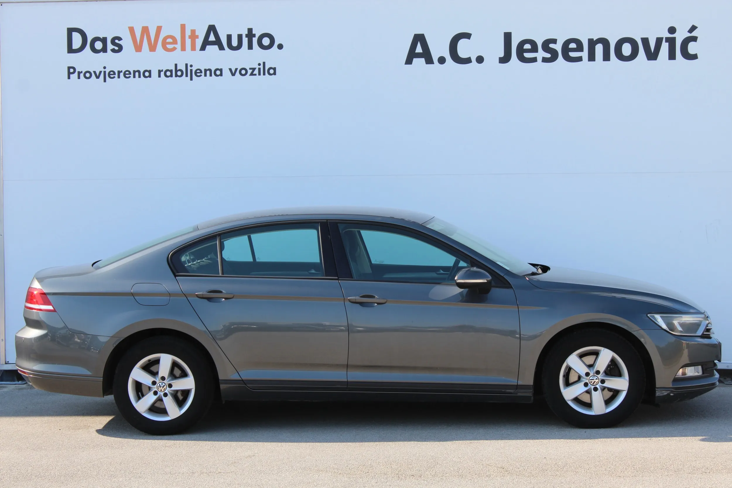 13657 volkswagen passat 1.6 tdi bmt dsg trendline - slika 8