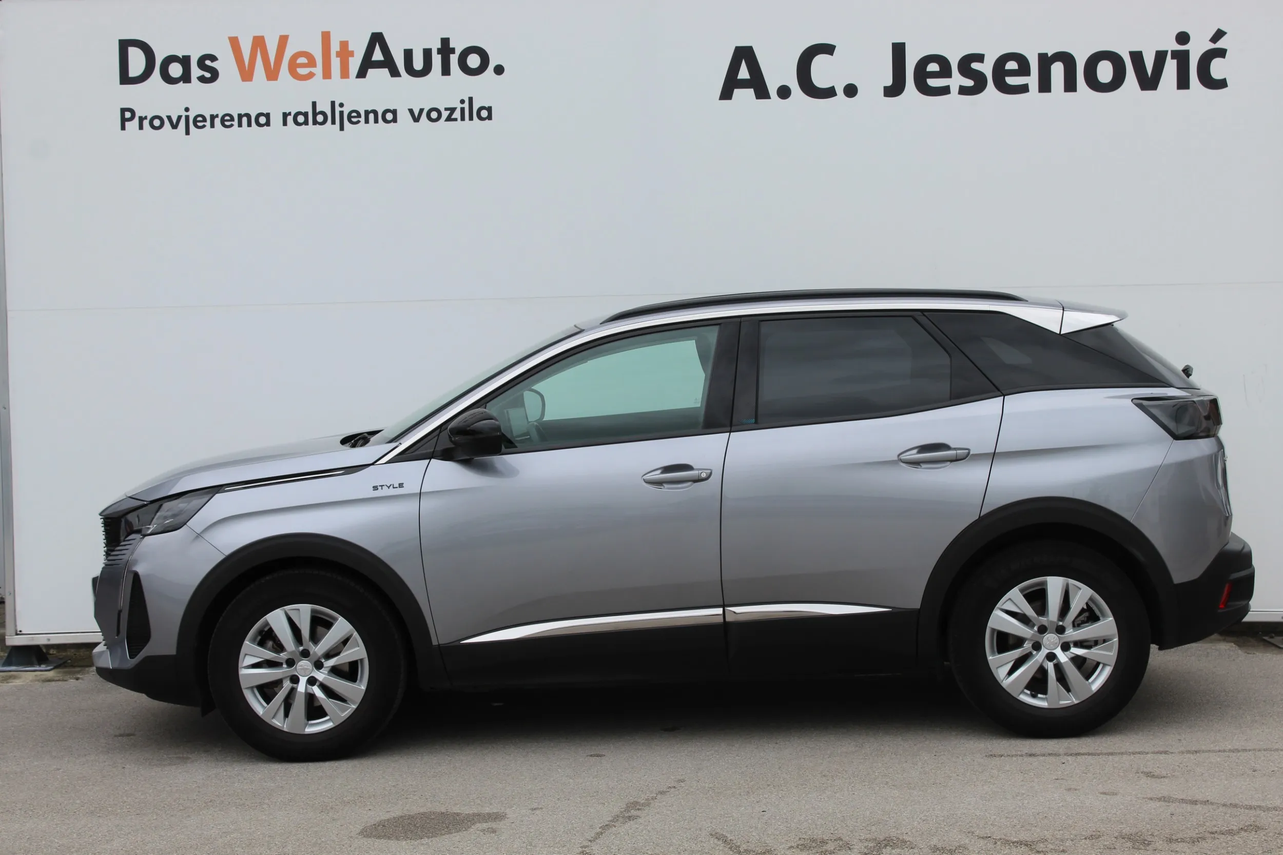 13652 peugeot 3008 1,2 puretech 130 s&s style - slika 8