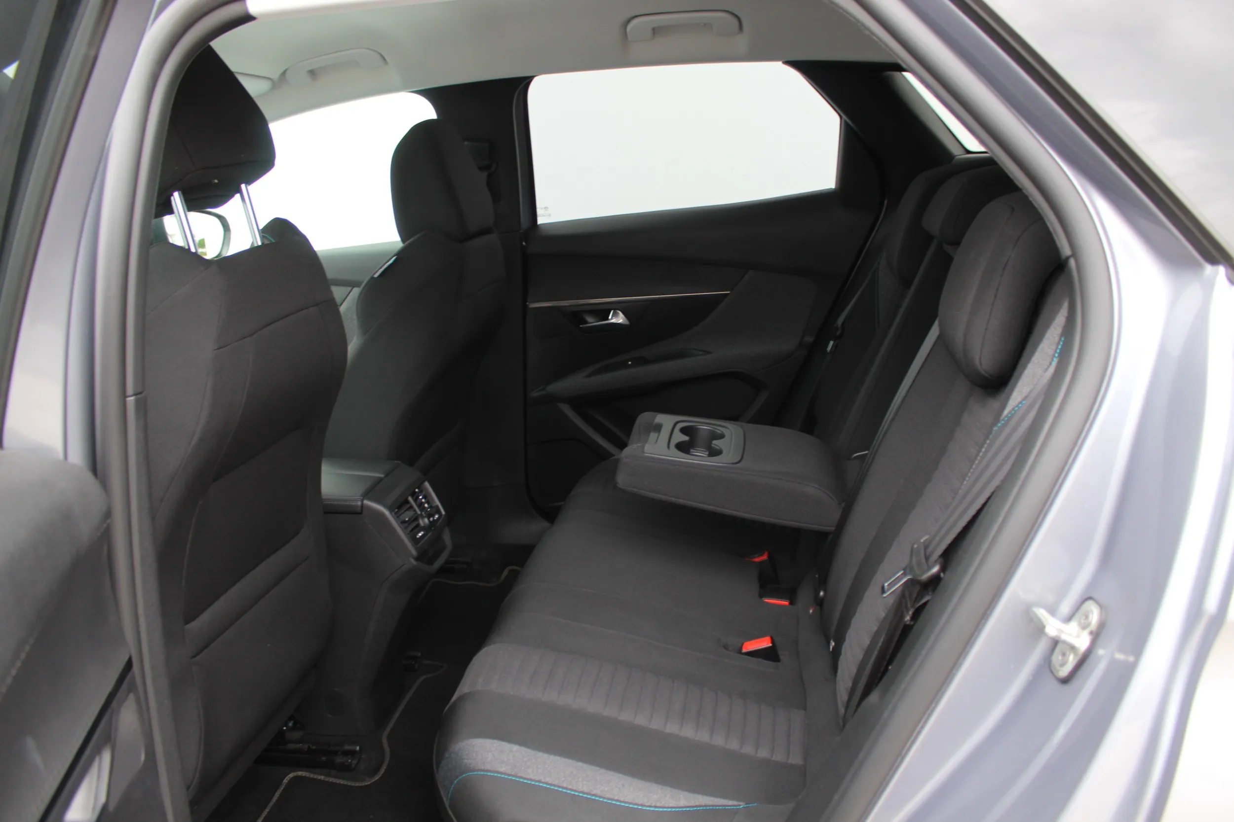 13652 peugeot 3008 1,2 puretech 130 s&s style - slika 9