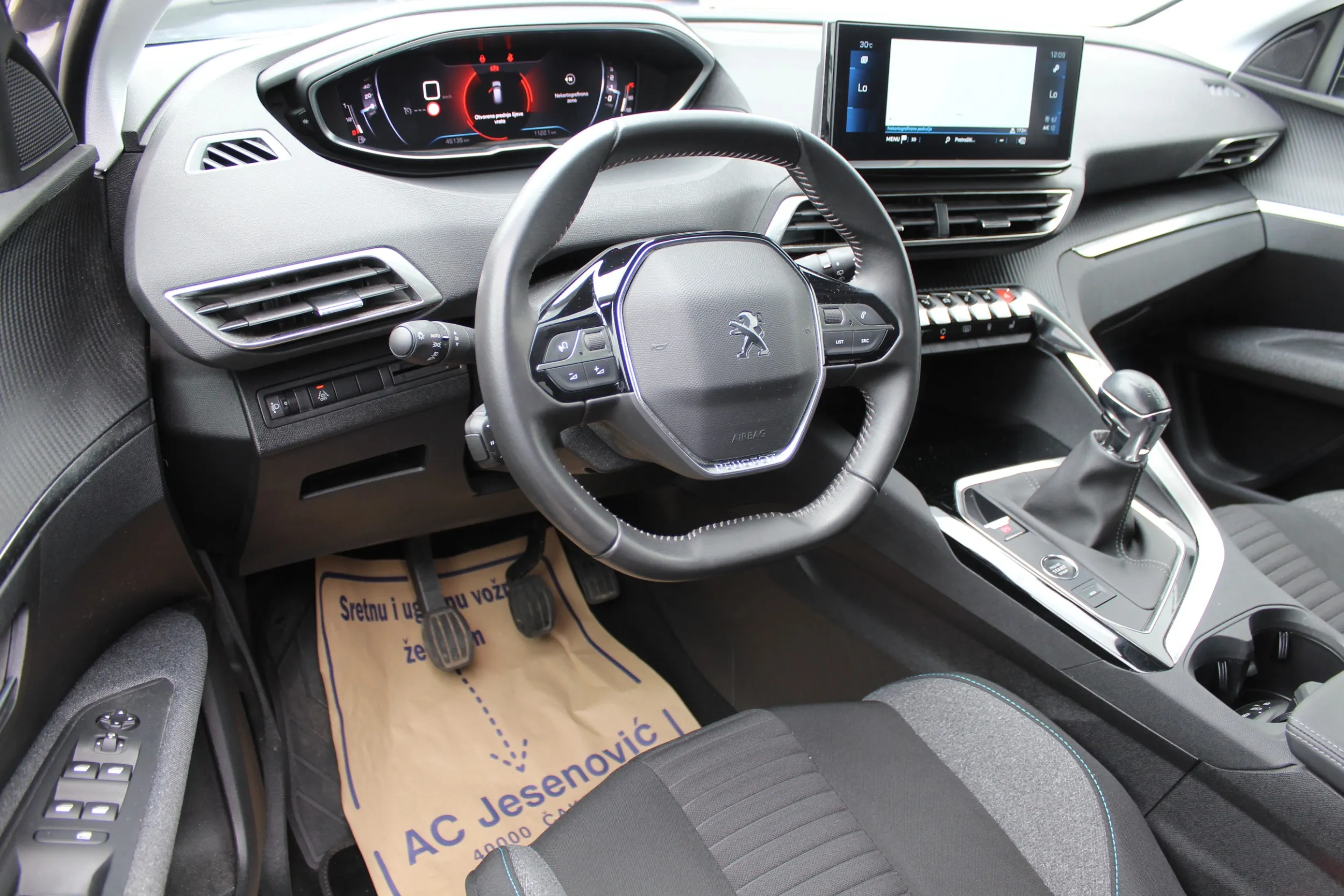 13652 peugeot 3008 1,2 puretech 130 s&s style - slika 12