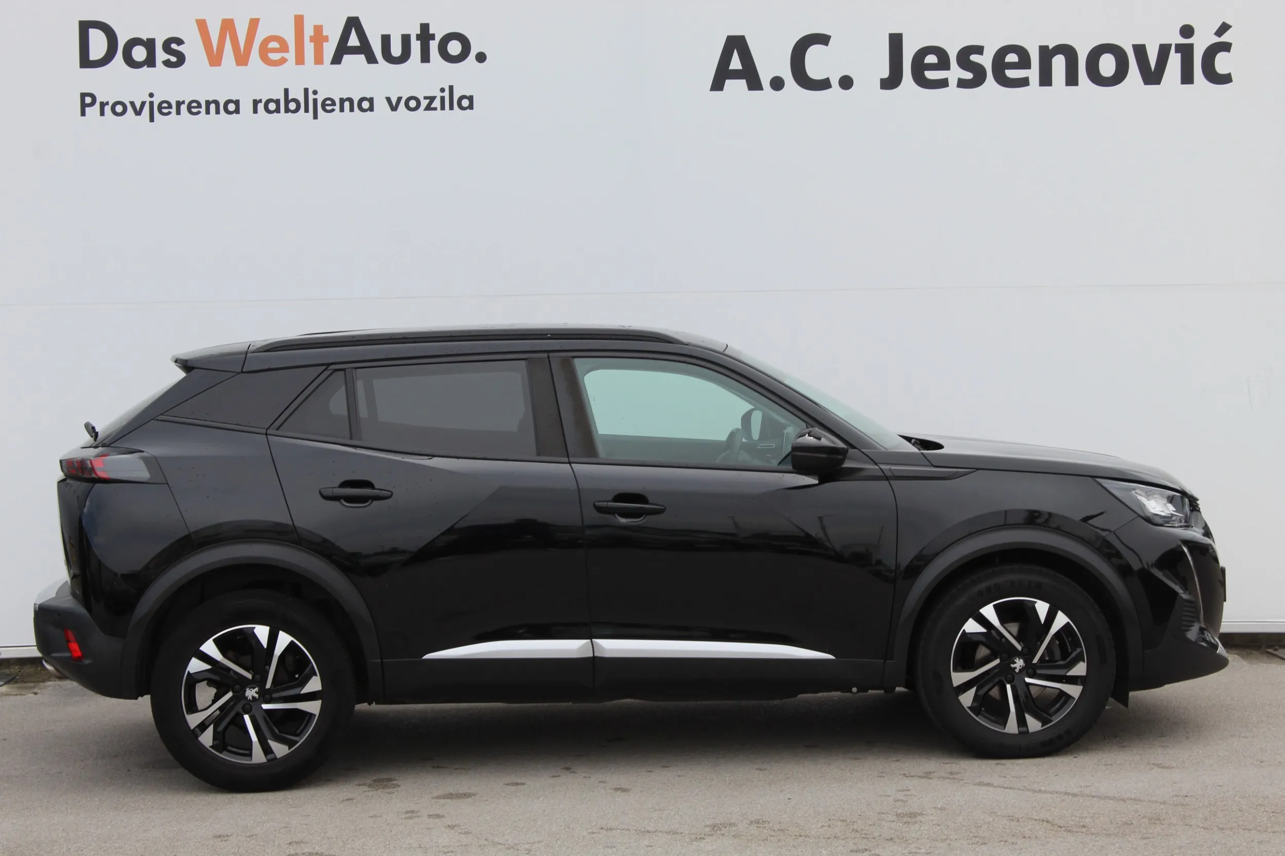 13653 peugeot 2008 1,5 bluehdi 110 s&s allure - slika 10